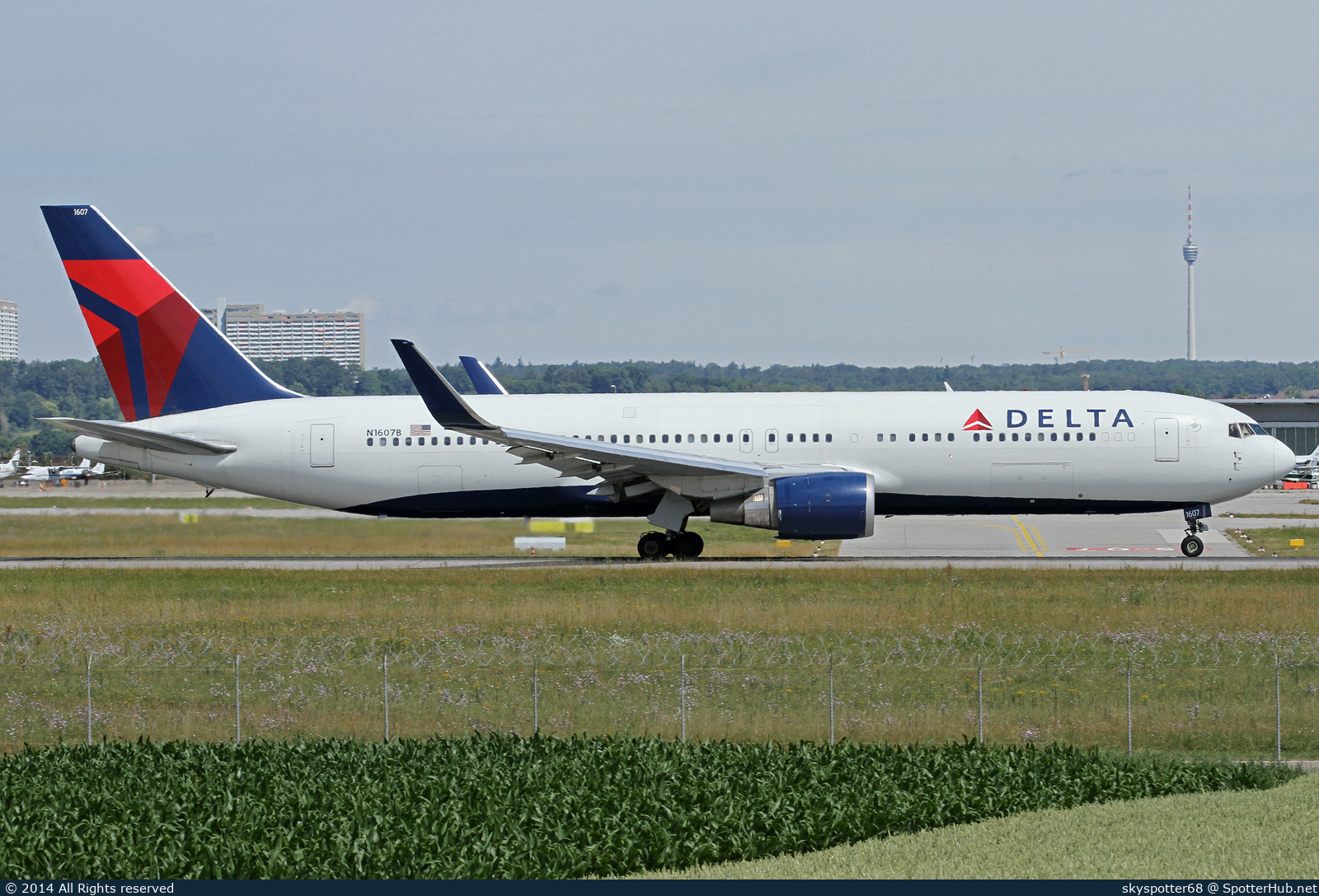 Photo of N1607B - Boeing 767-332(ER) operated by Delta Air Lines