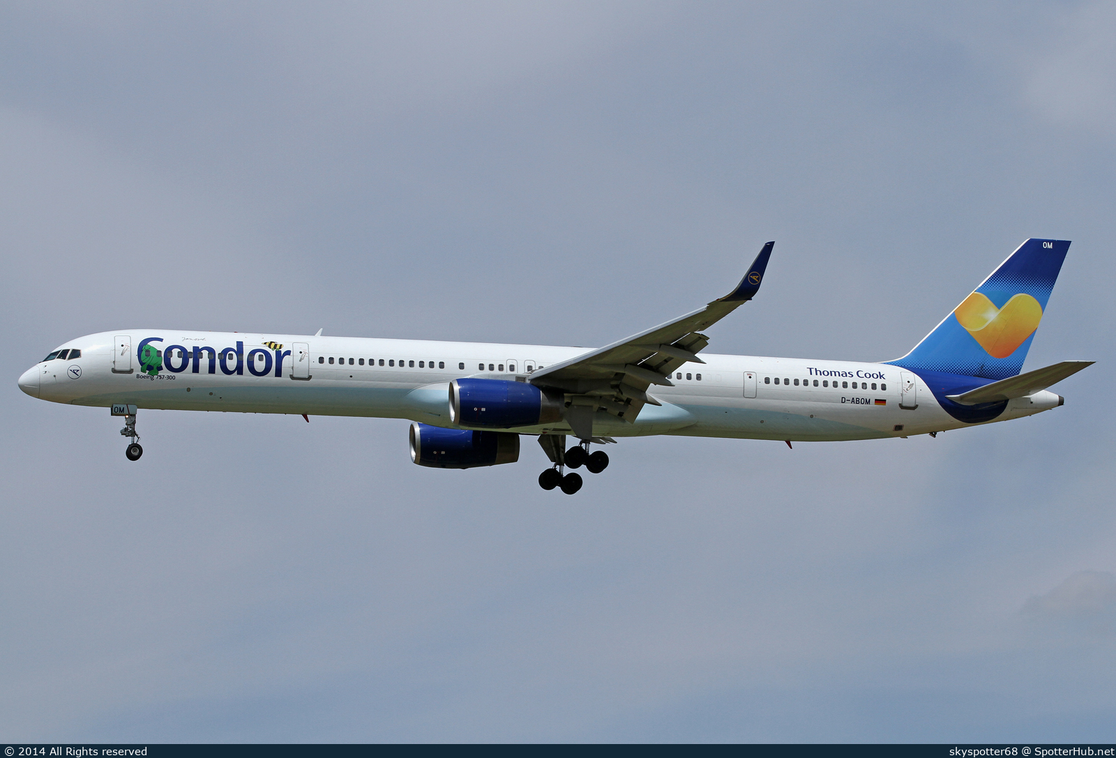 Photo of D-ABOM - Boeing 757-330 operated by Condor