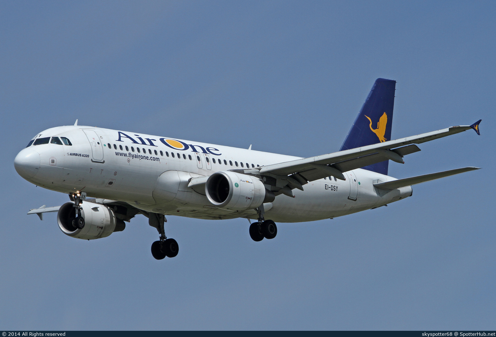 Photo of EI-DSY - Airbus A320-216 operated by Air One