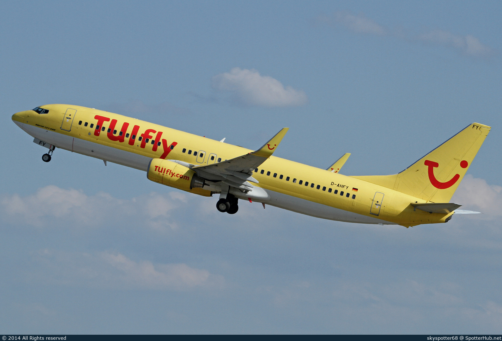 Photo of D-AHFY - Boeing 737-8K5 operated by TUIfly