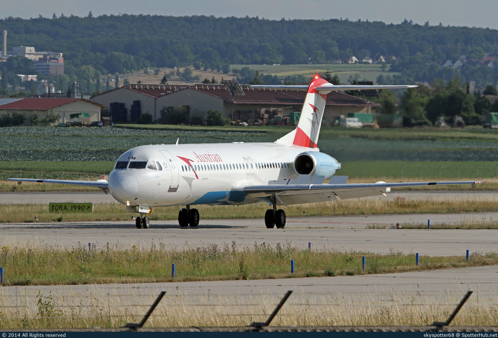 Photo of OE-LVM - Fokker 100 operated by Austrian Airlines