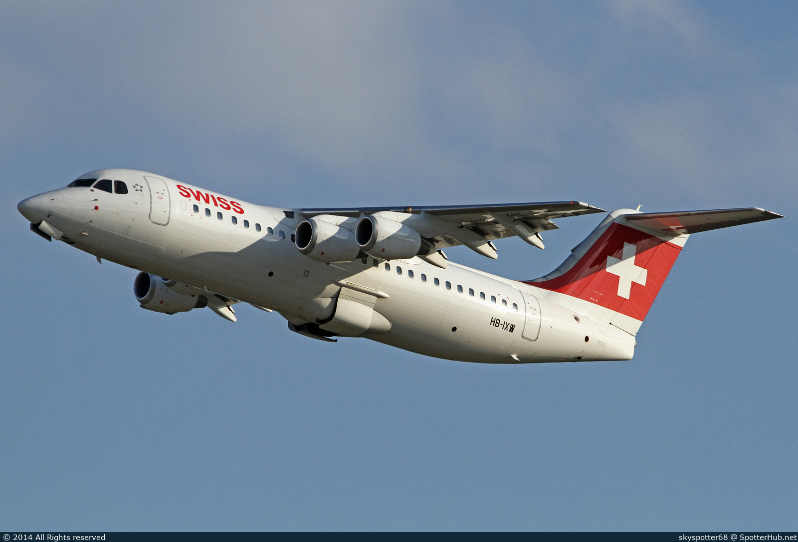 Photo of HB-IXW - British Aerospace Avro RJ100 operated by Swiss International Air Lines