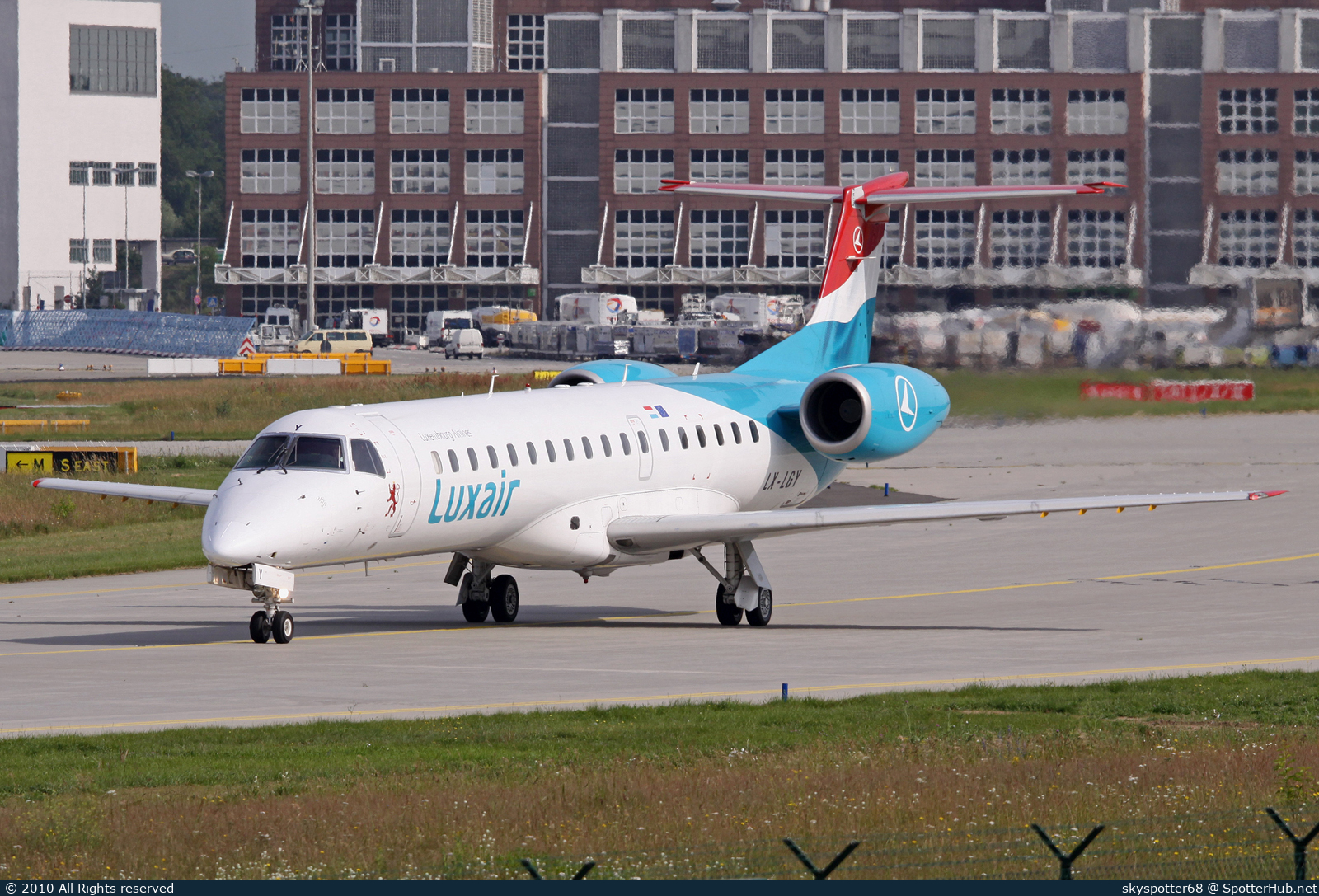 Photo of LX-LGY - Embraer ERJ-145LU operated by Luxair