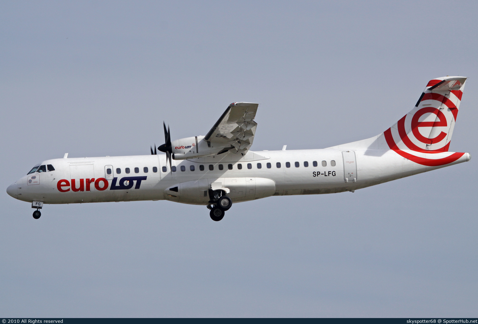 Photo of SP-LFG - ATR 72-202 operated by euroLOT