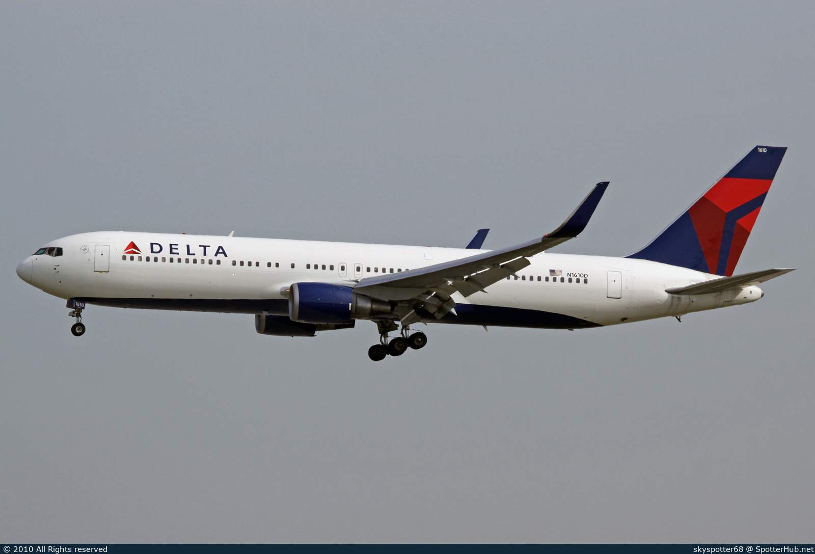 Photo of N1610D - Boeing 767-332(ER) operated by Delta Air Lines