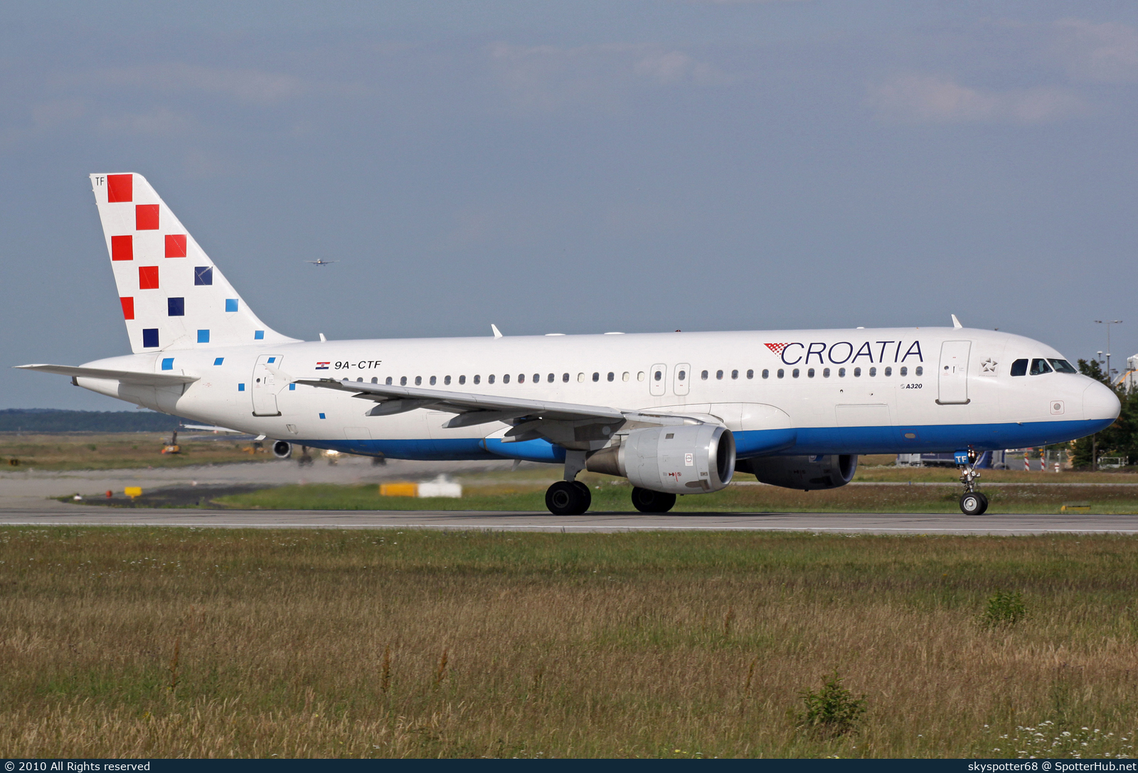 Photo of 9A-CTF - Airbus A320-212 operated by Croatia Airlines