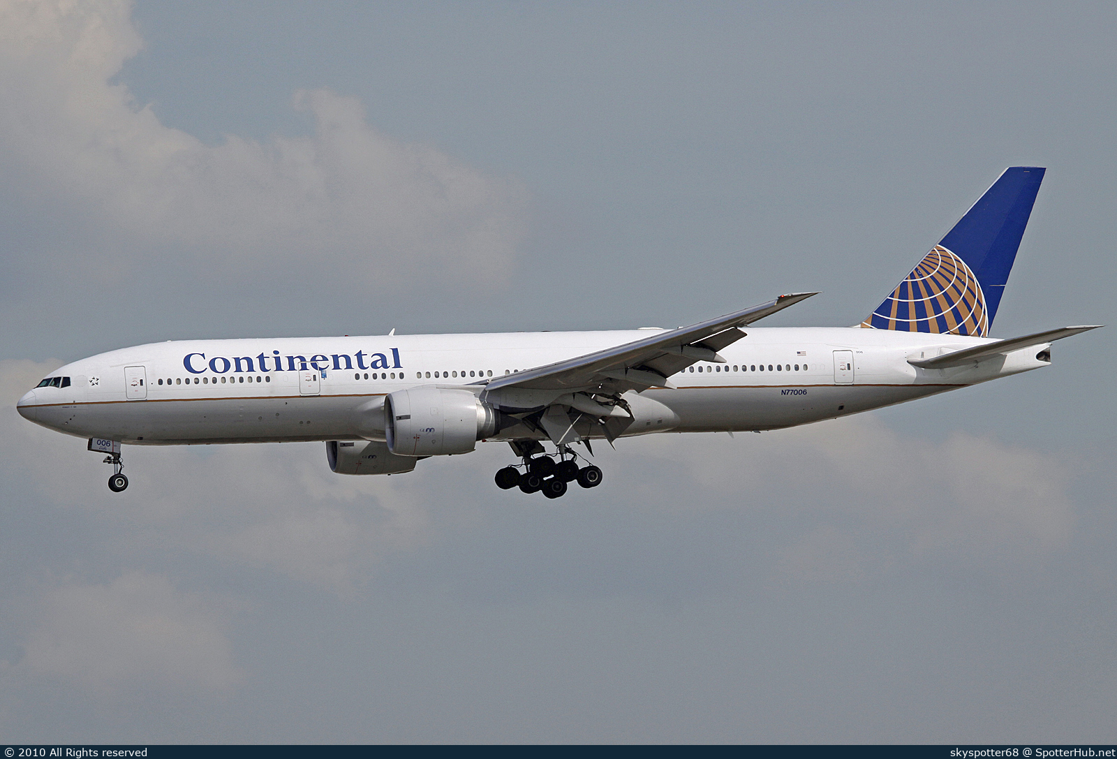 Photo of N77006 - Boeing 777-224(ER) operated by Continental Airlines