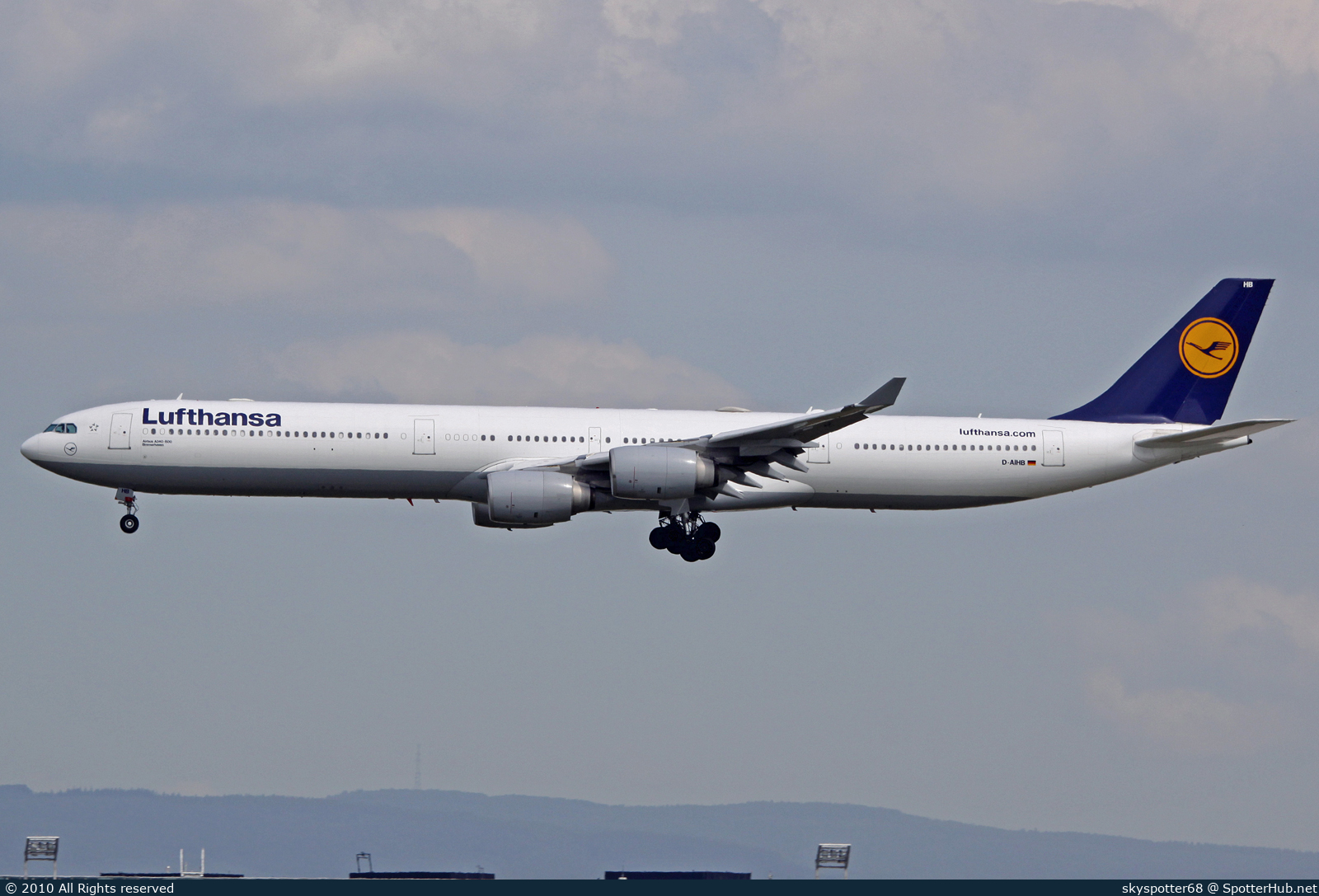 Photo of D-AIHB - Airbus A340-642 operated by Lufthansa
