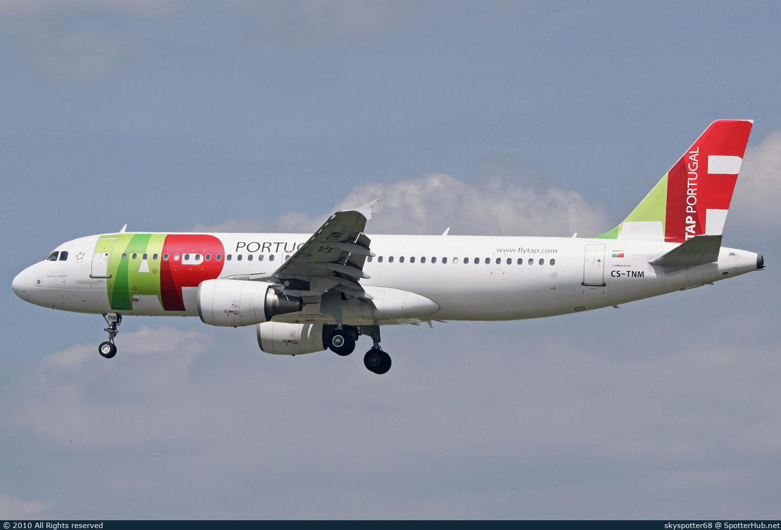 Photo of CS-TNM - Airbus A320-214 operated by TAP Air Portugal