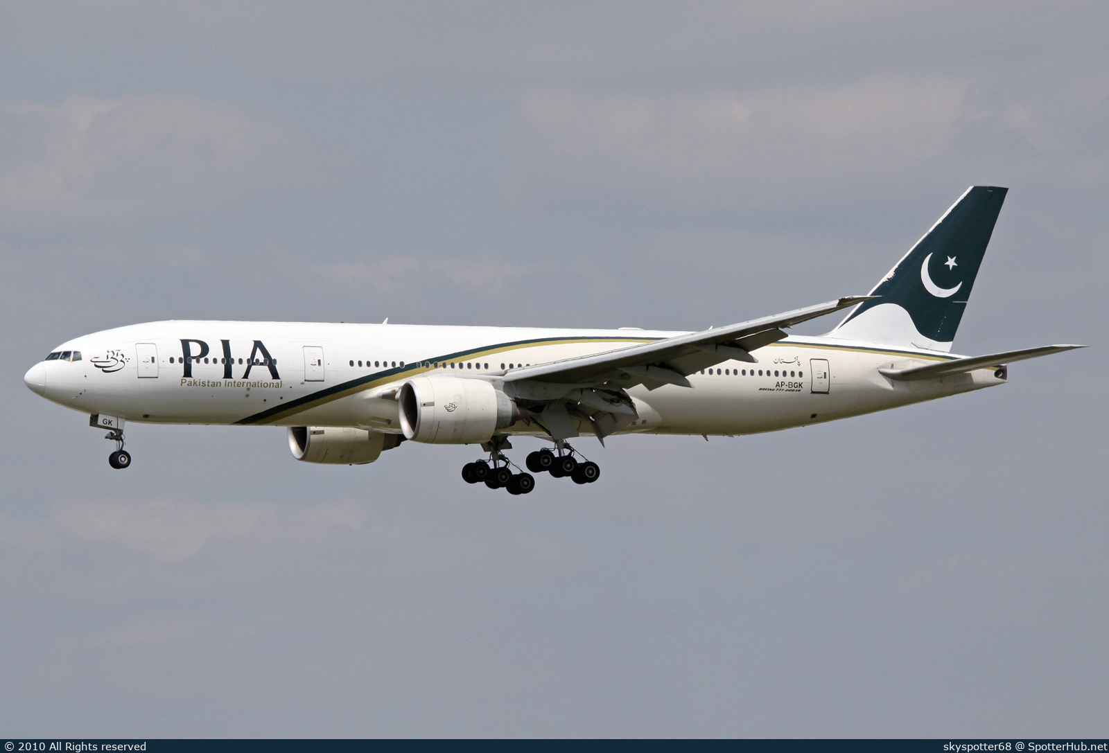 Photo of AP-BGK - Boeing 777-240(ER) operated by PIA Pakistan International Airlines