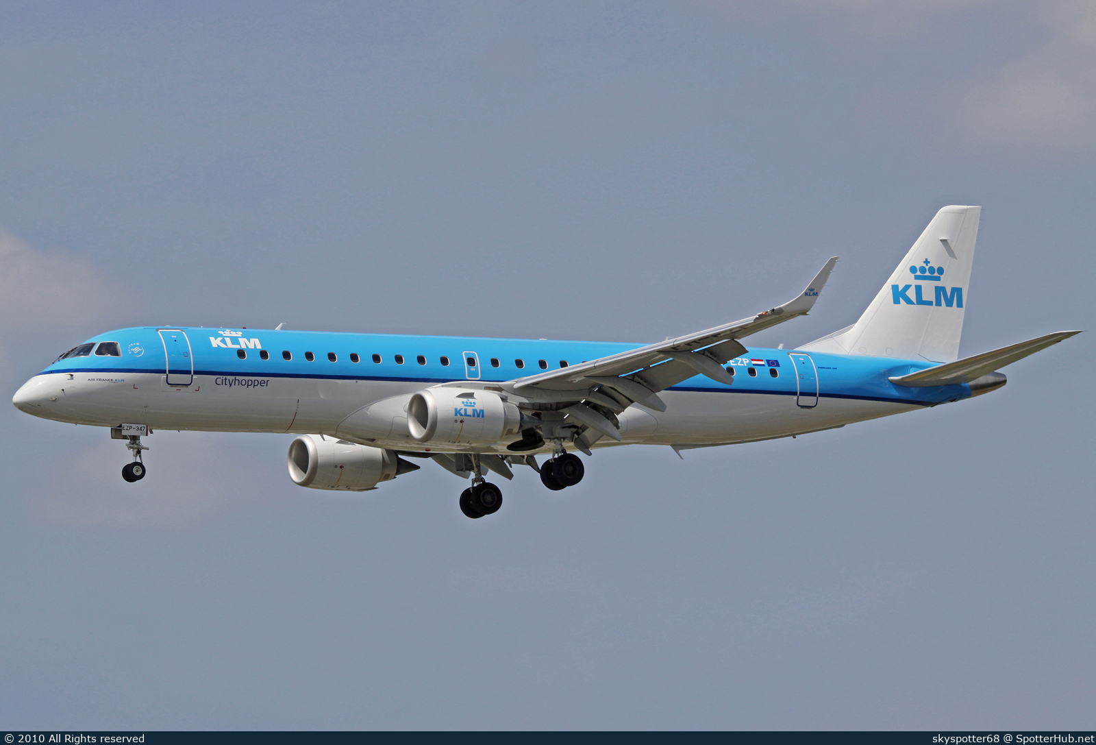 Photo of PH-EZP - Embraer ERJ-190STD operated by KLM Cityhopper