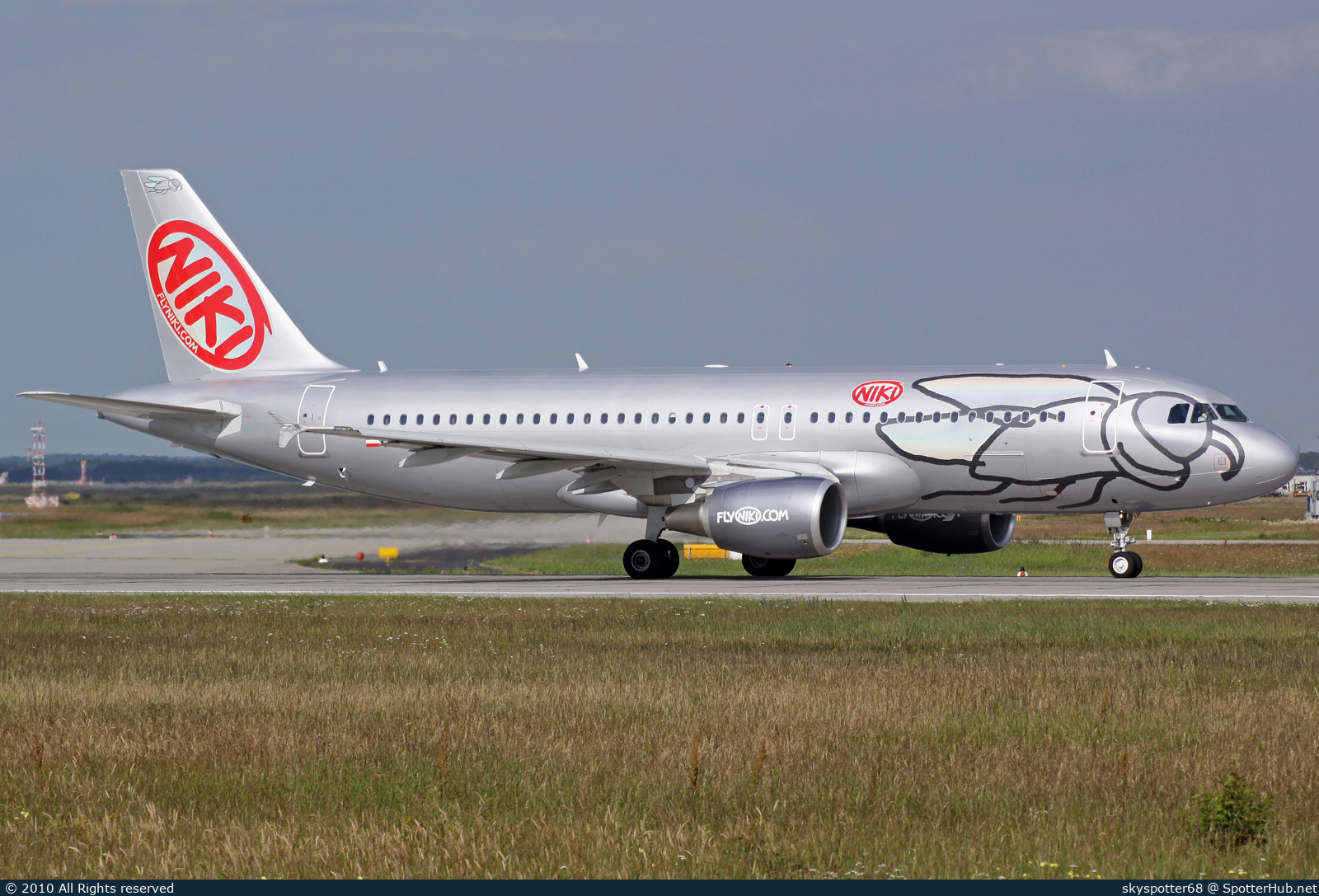 Photo of OE-LEC - Airbus A320-214 operated by Niki