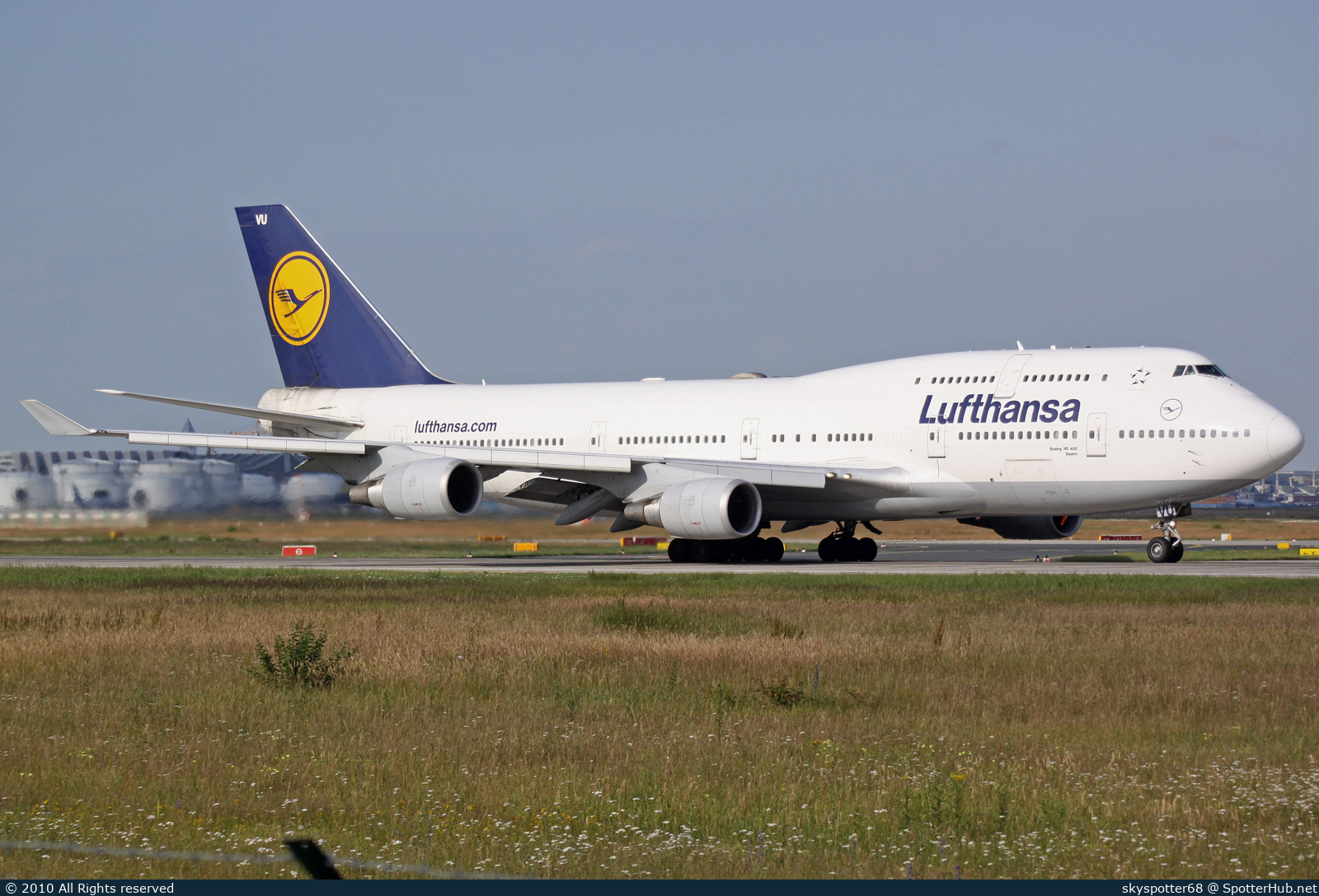 Photo of D-ABVU - Boeing 747-430 operated by Lufthansa
