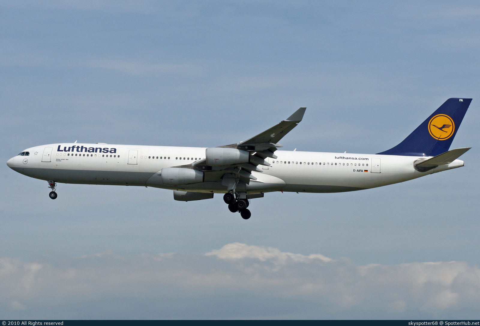 Photo of D-AIFA - Airbus A340-313 operated by Lufthansa