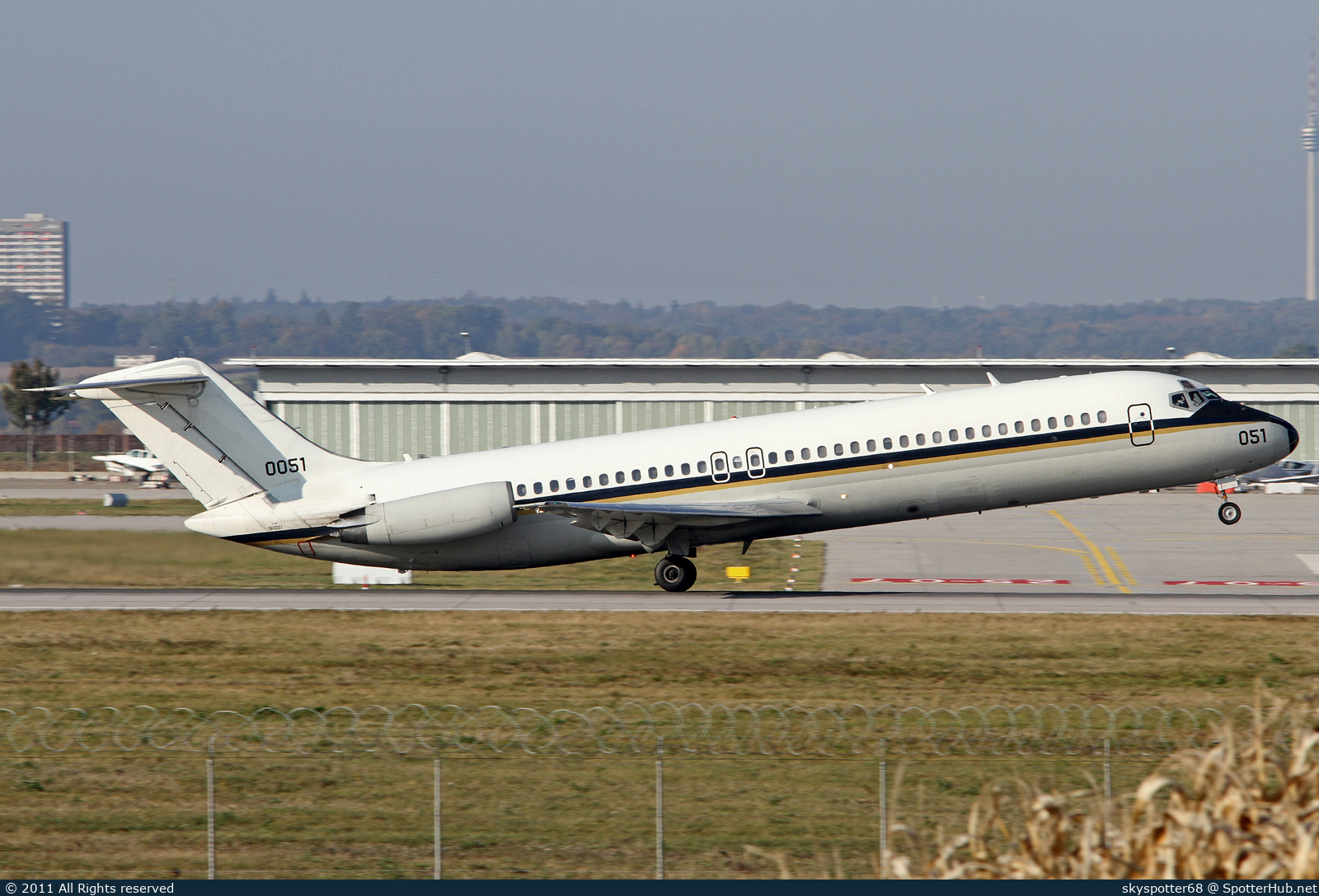 Photo of 160051 - McDonnell Douglas C-9B Skytrain II operated by US Navy