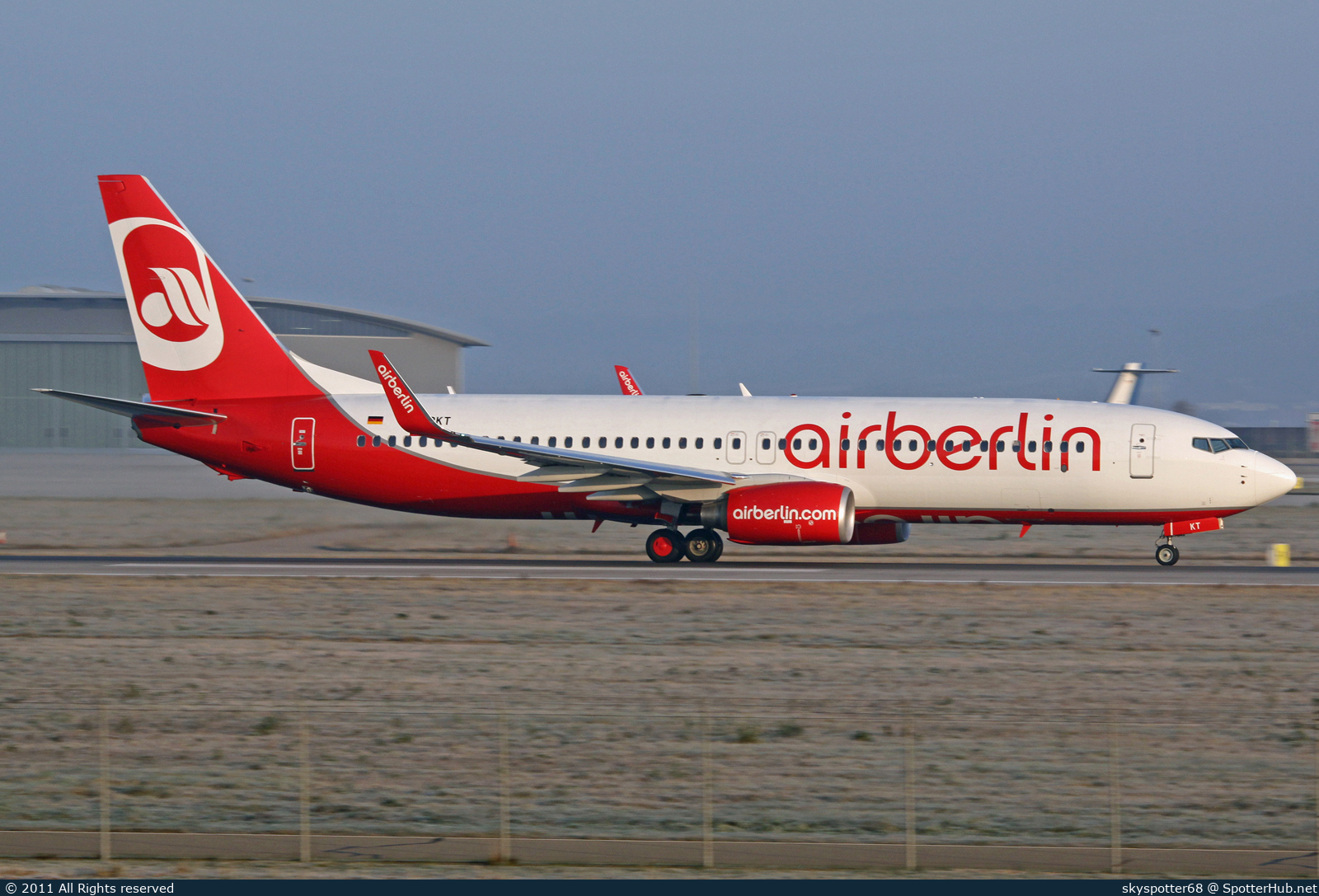 Photo of D-ABKT - Boeing 737-86J operated by Air Berlin