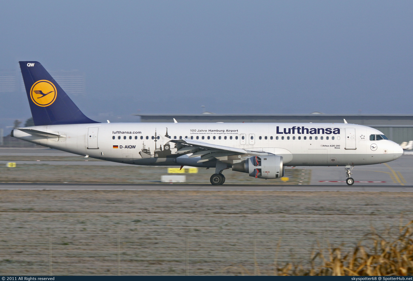 Photo of D-AIQW - Airbus A320-211 operated by Lufthansa