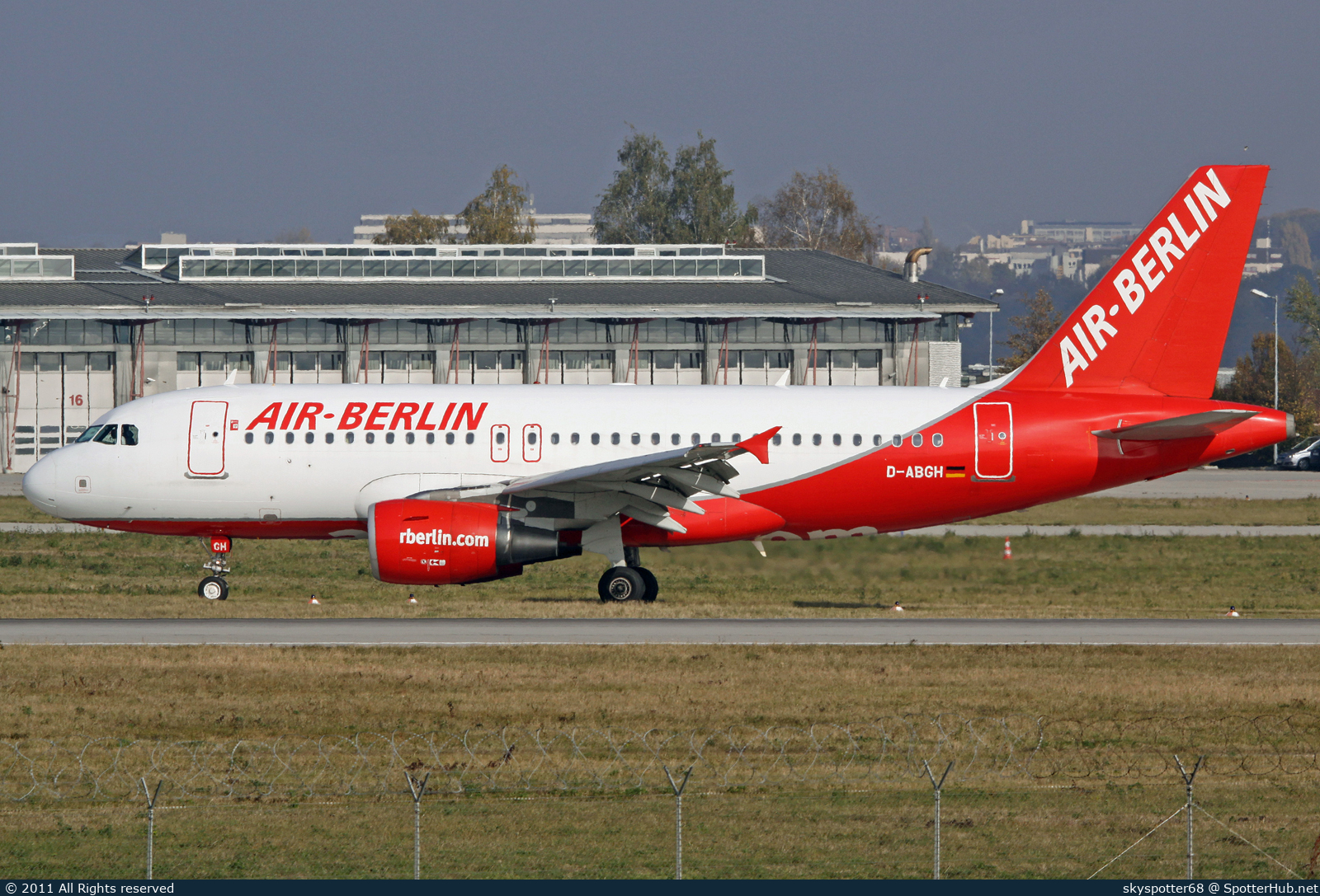 Photo of D-ABGH - Airbus A319-112 operated by Air Berlin