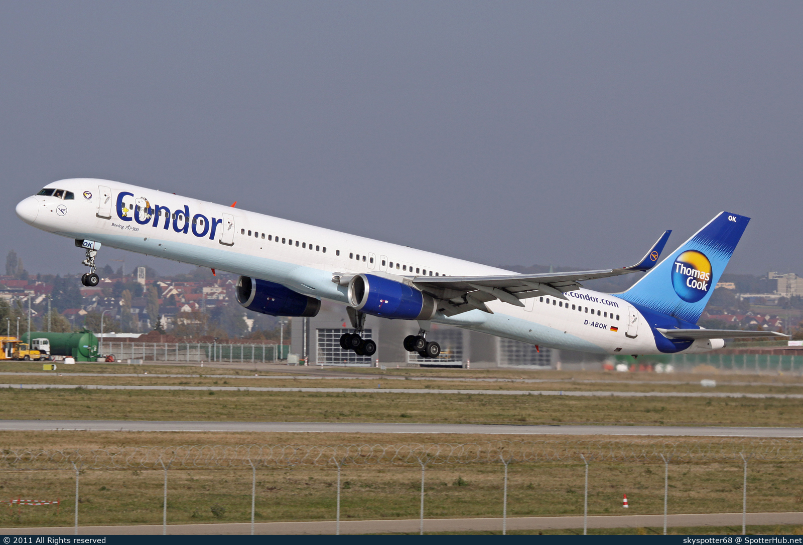 Photo of D-ABOK - Boeing 757-330 operated by Condor