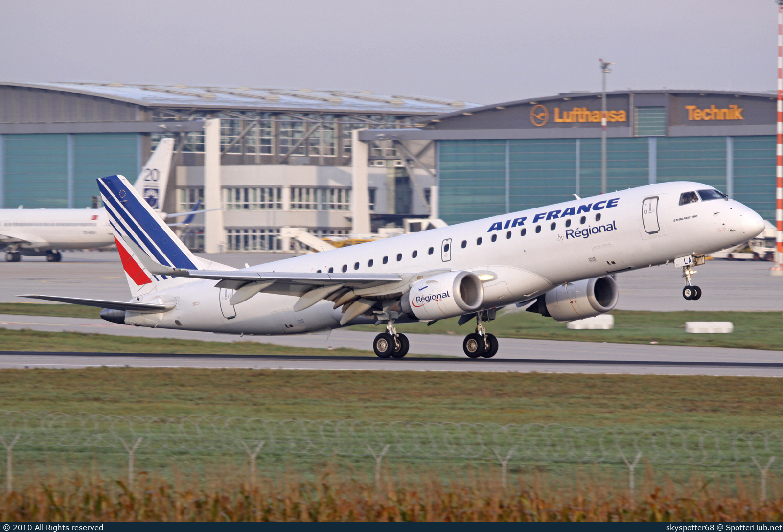 Photo of F-HBLA - Embraer ERJ-190LR operated by Air France (opb Régional)