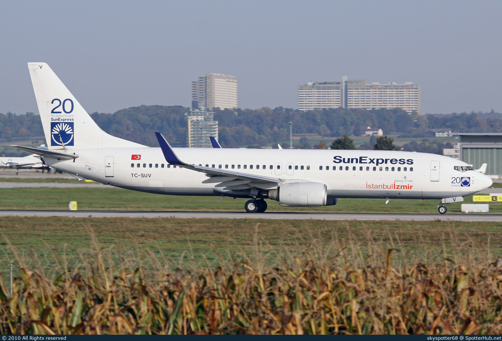 Photo of TC-SUV - Boeing 737-86N operated by SunExpress