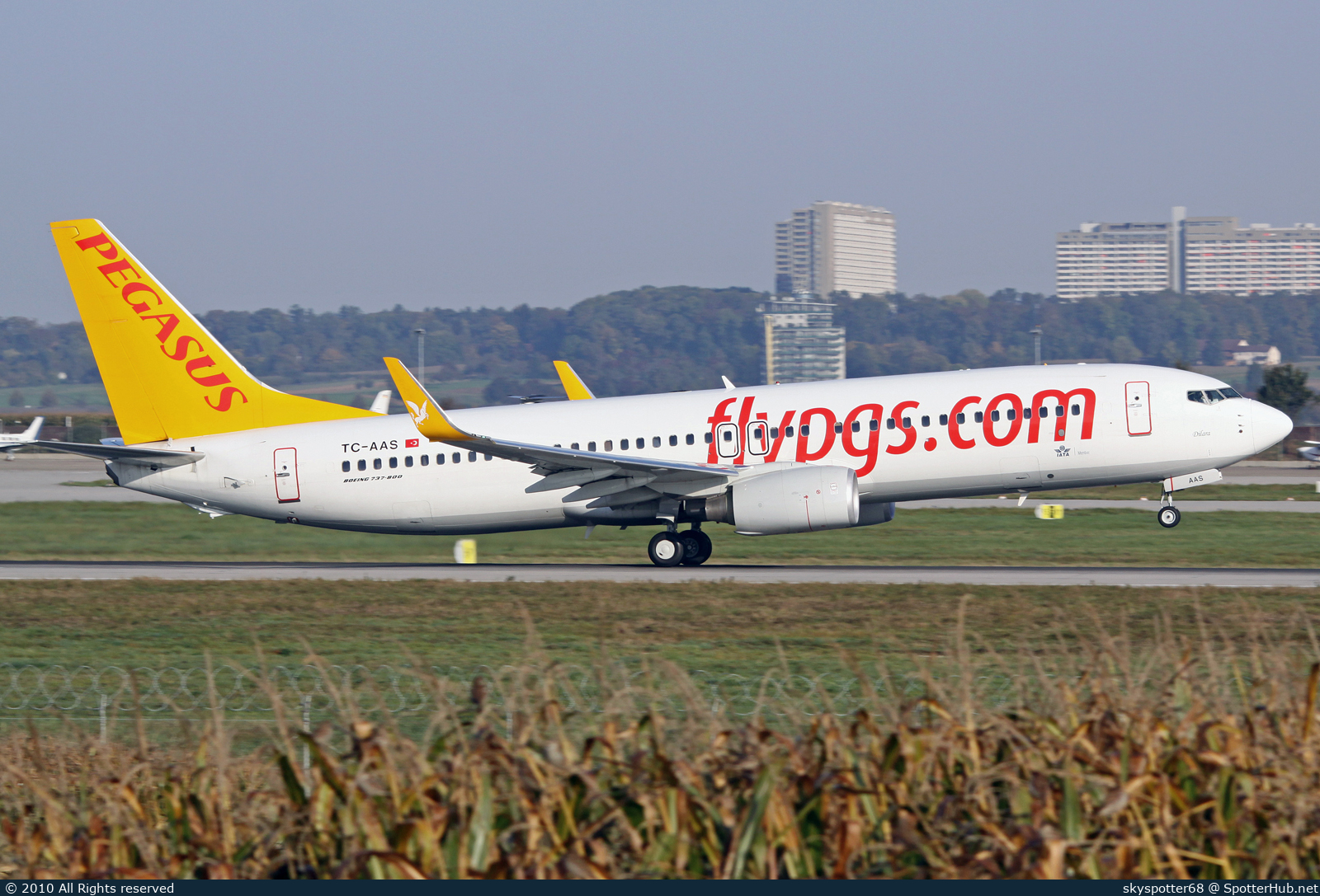 Photo of TC-AAS - Boeing 737-82R operated by Pegasus Airlines