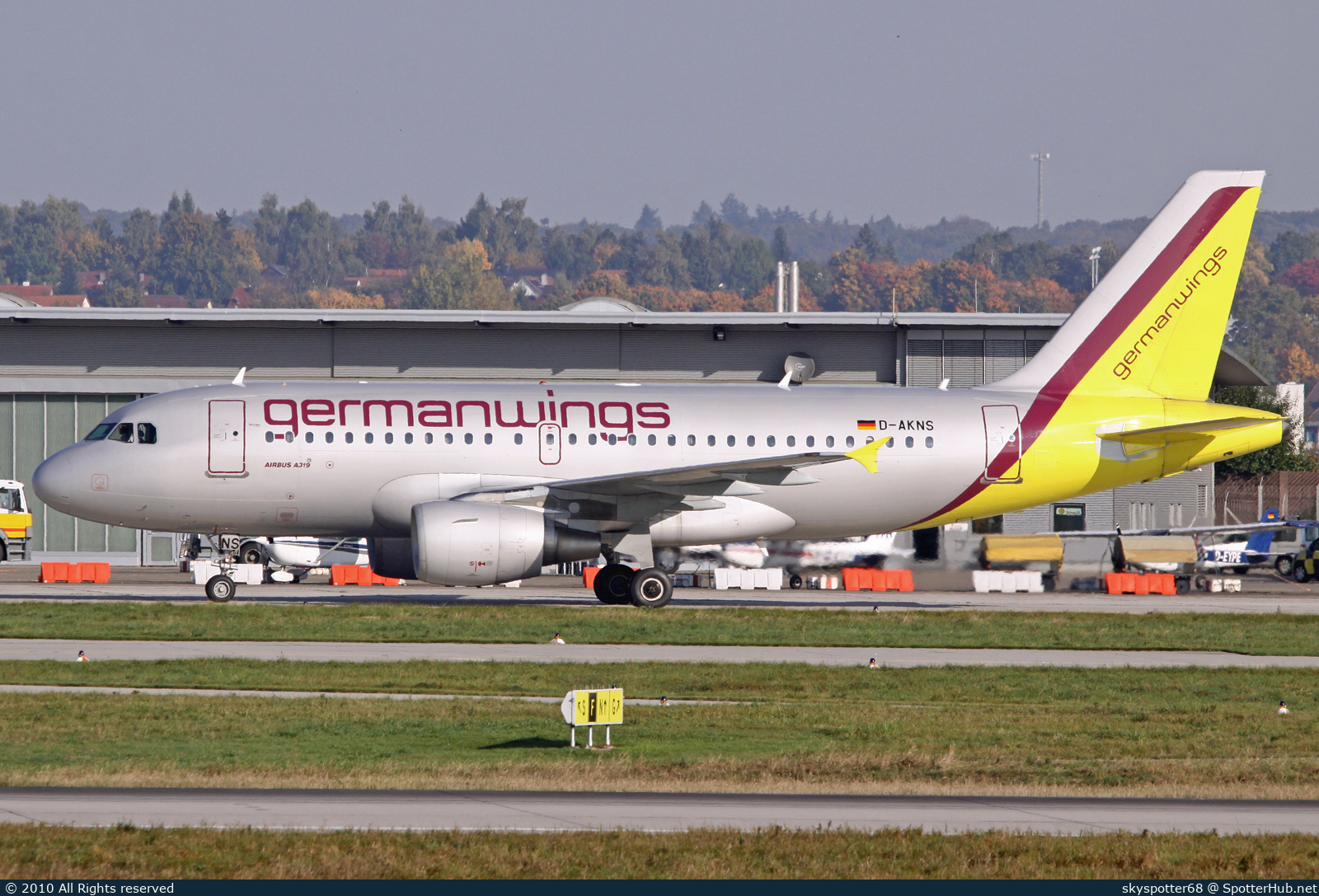 Photo of D-AKNS - Airbus A319-112 operated by Germanwings