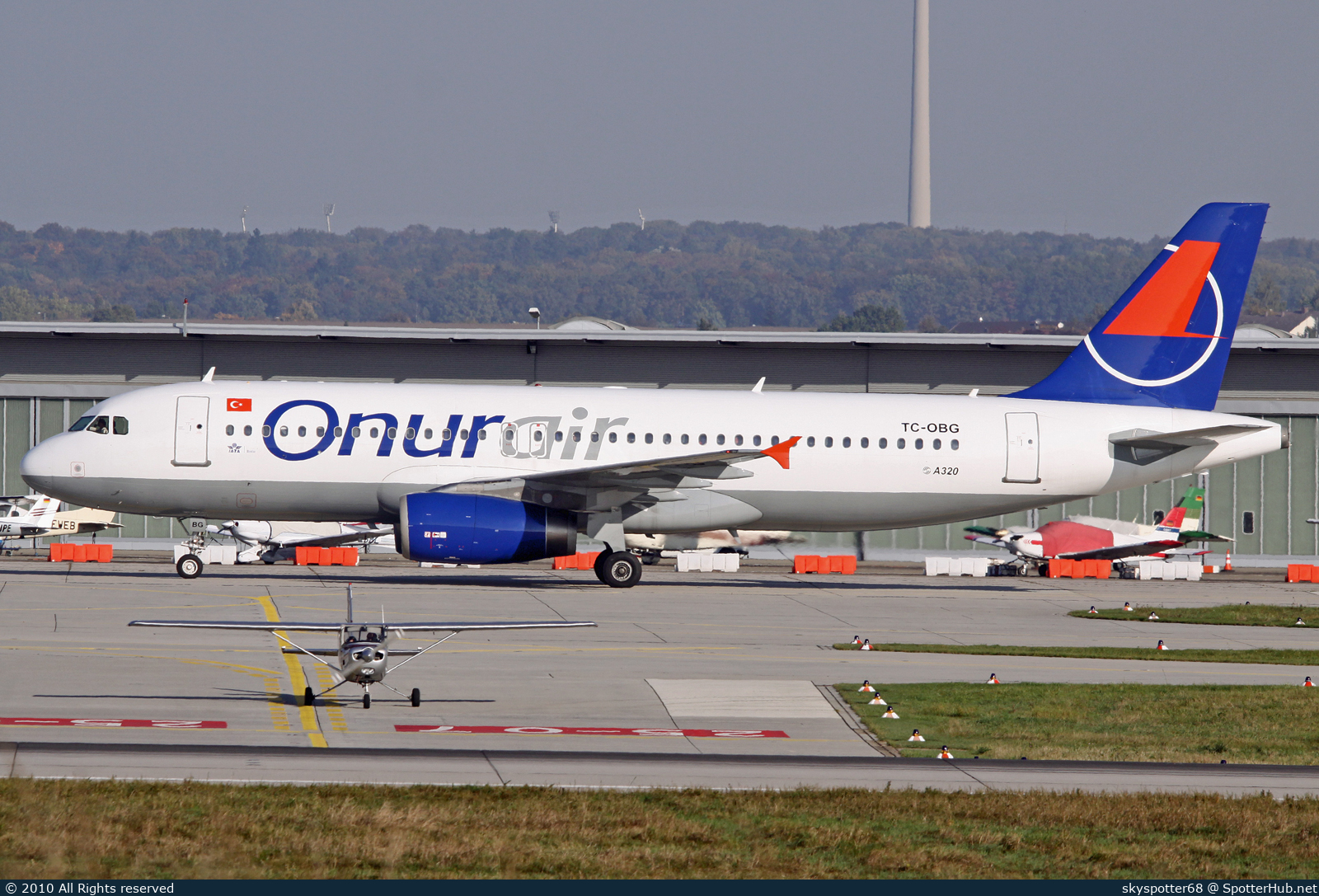Photo of TC-OBG - Airbus A320-233 operated by Onur Air