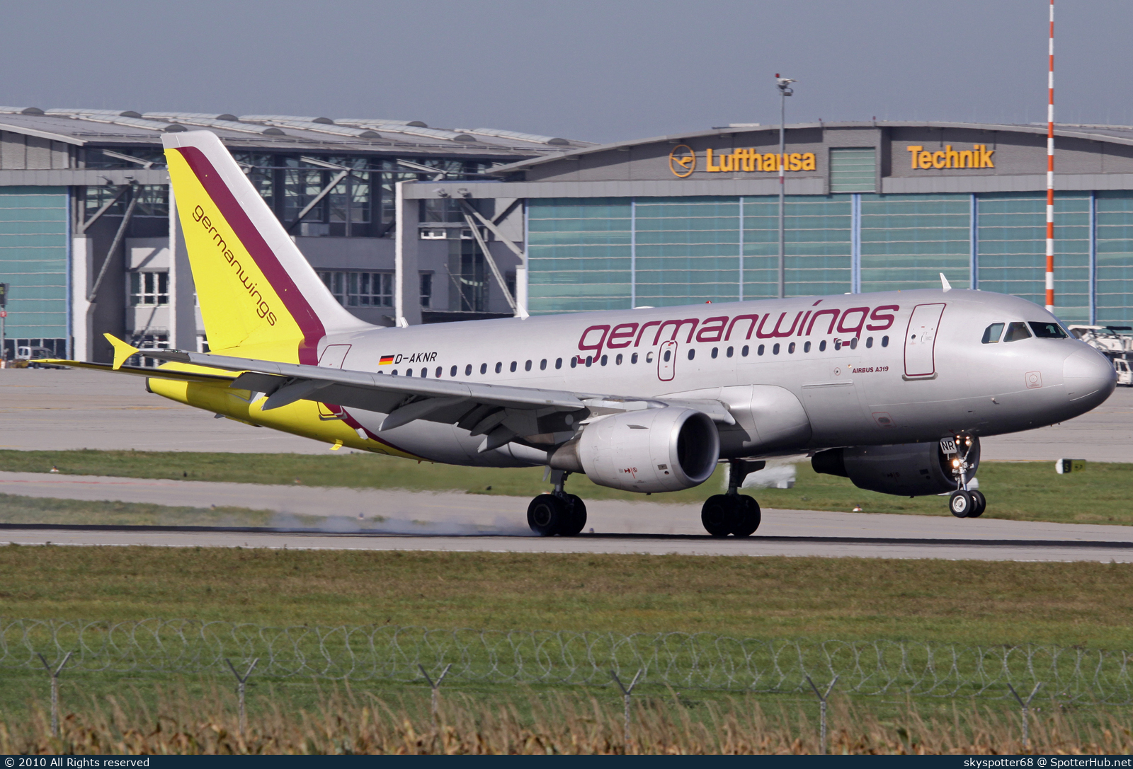 Photo of D-AKNR - Airbus A319-112 operated by Germanwings