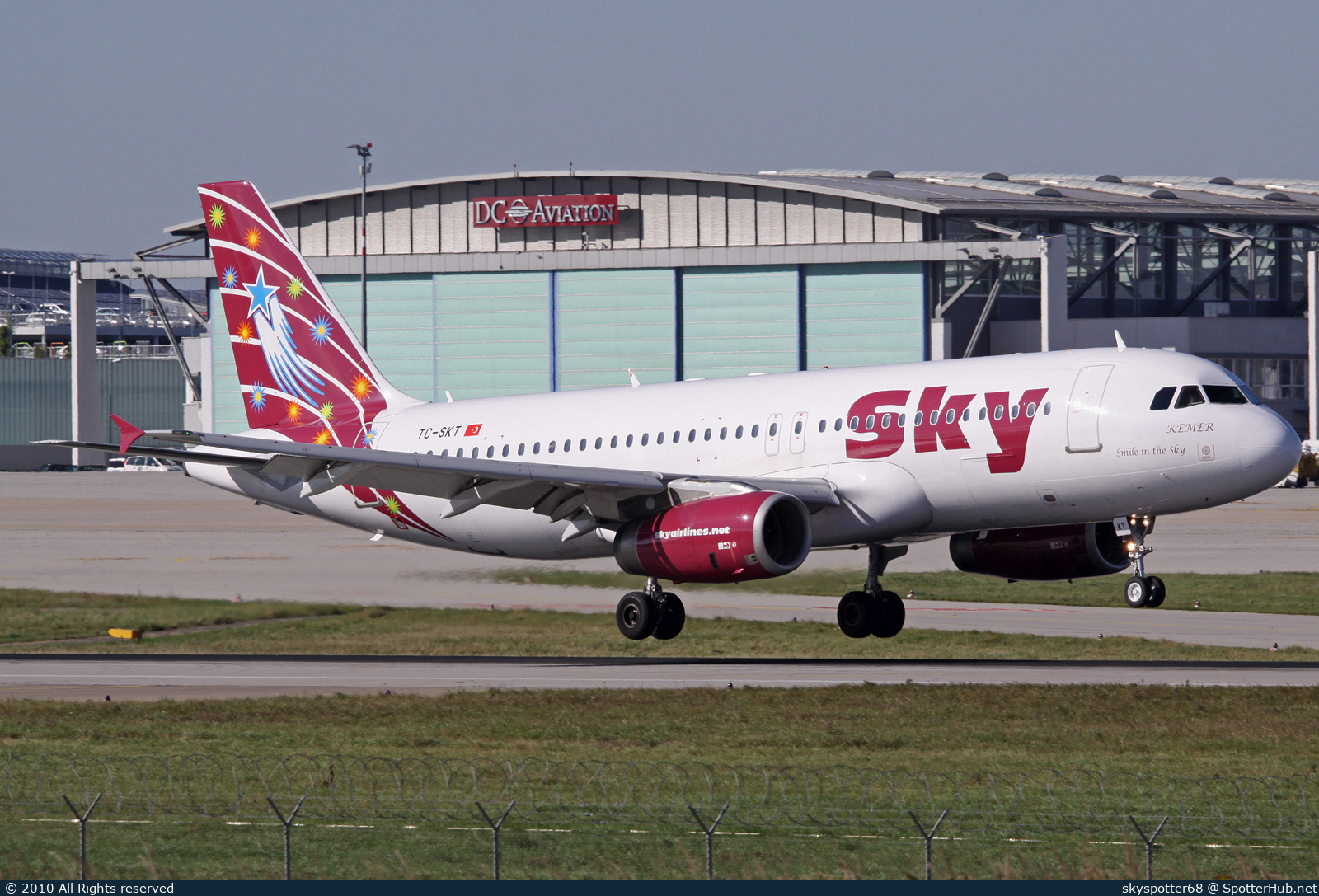 Photo of TC-SKT - Airbus A320-232 operated by Sky Airlines