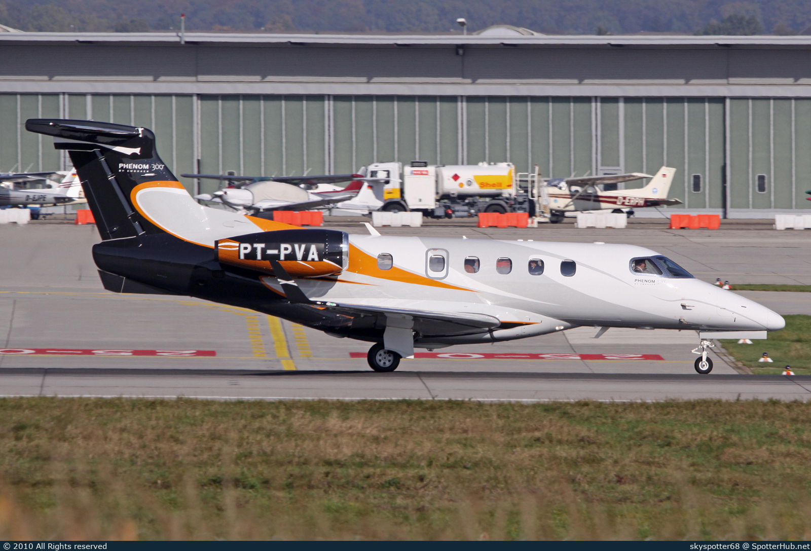 Photo of PT-PVA - Embraer Phenom 300 operated by Embraer