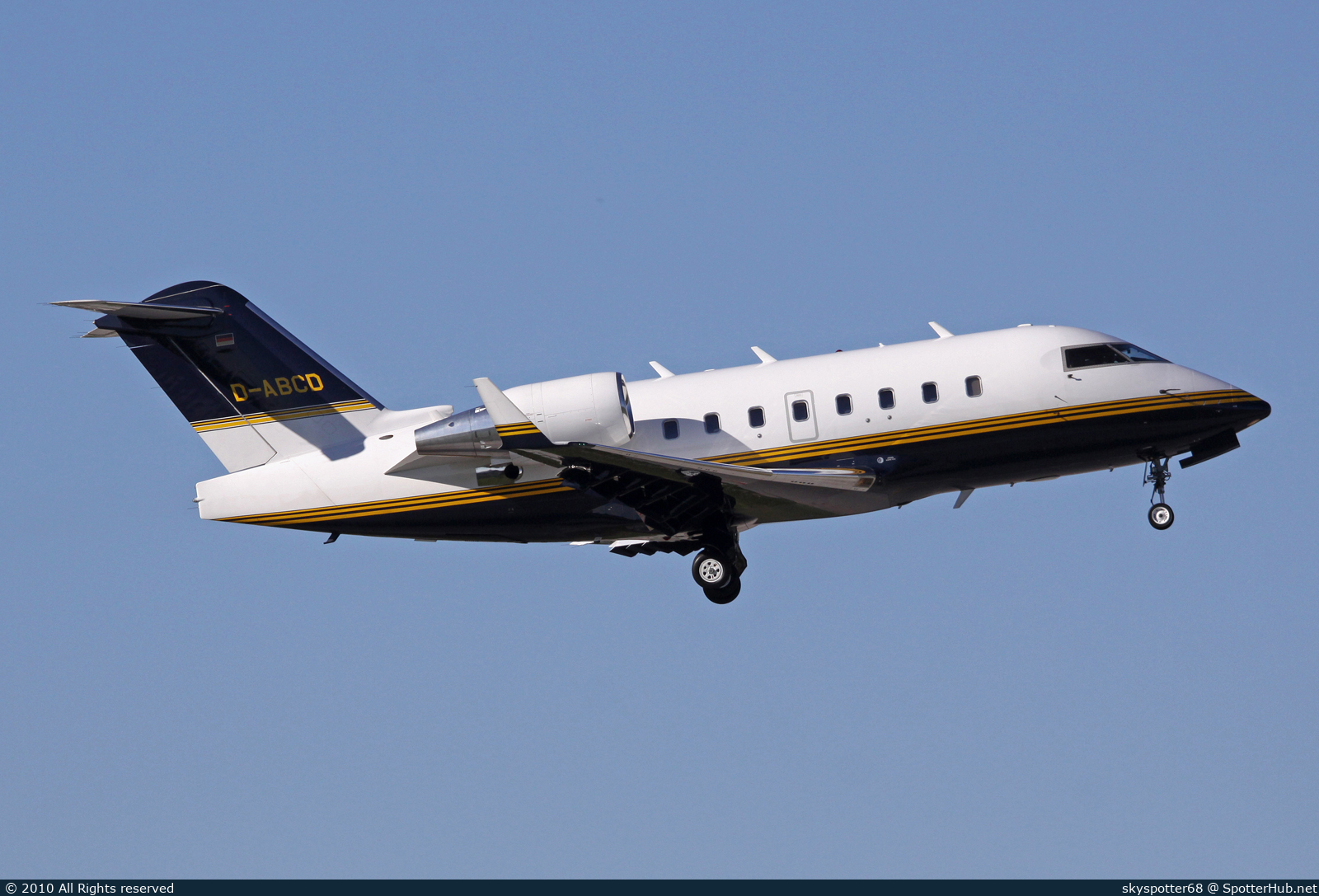 Photo of D-ABCD - Bombardier Challenger 604 operated by DC Aviation