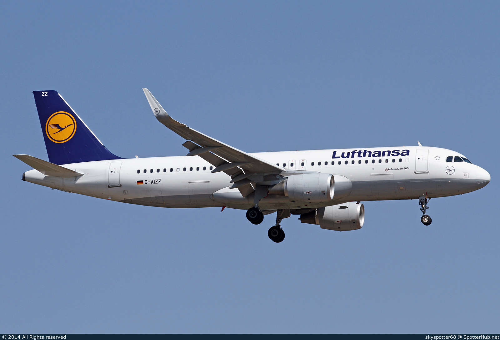 Photo of D-AIZZ - Airbus A320-214 operated by Lufthansa