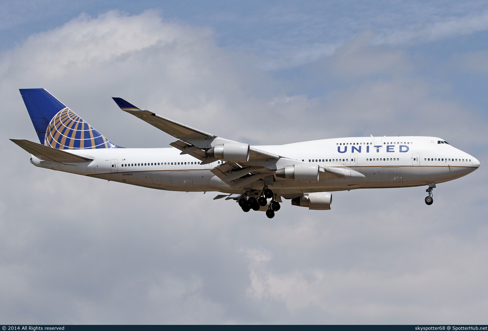 Photo of N128UA - Boeing 747-422 operated by United Airlines