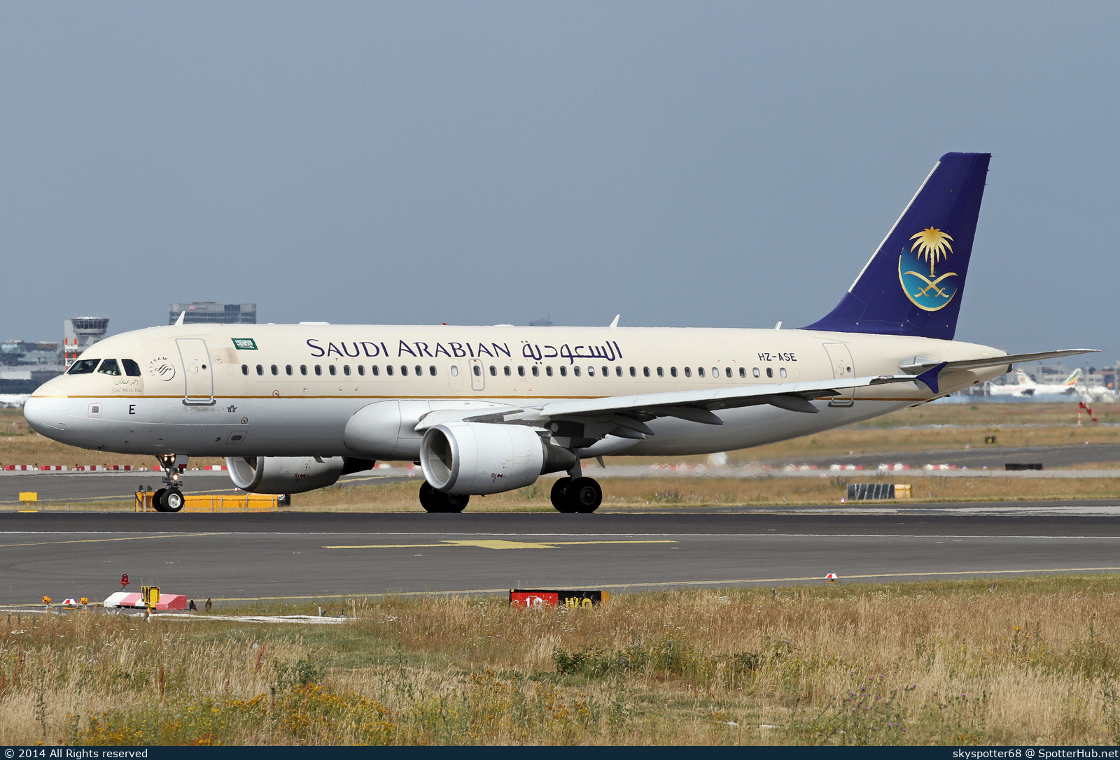 Photo of HZ-ASE - Airbus A320-214 operated by Saudi Arabian Airlines