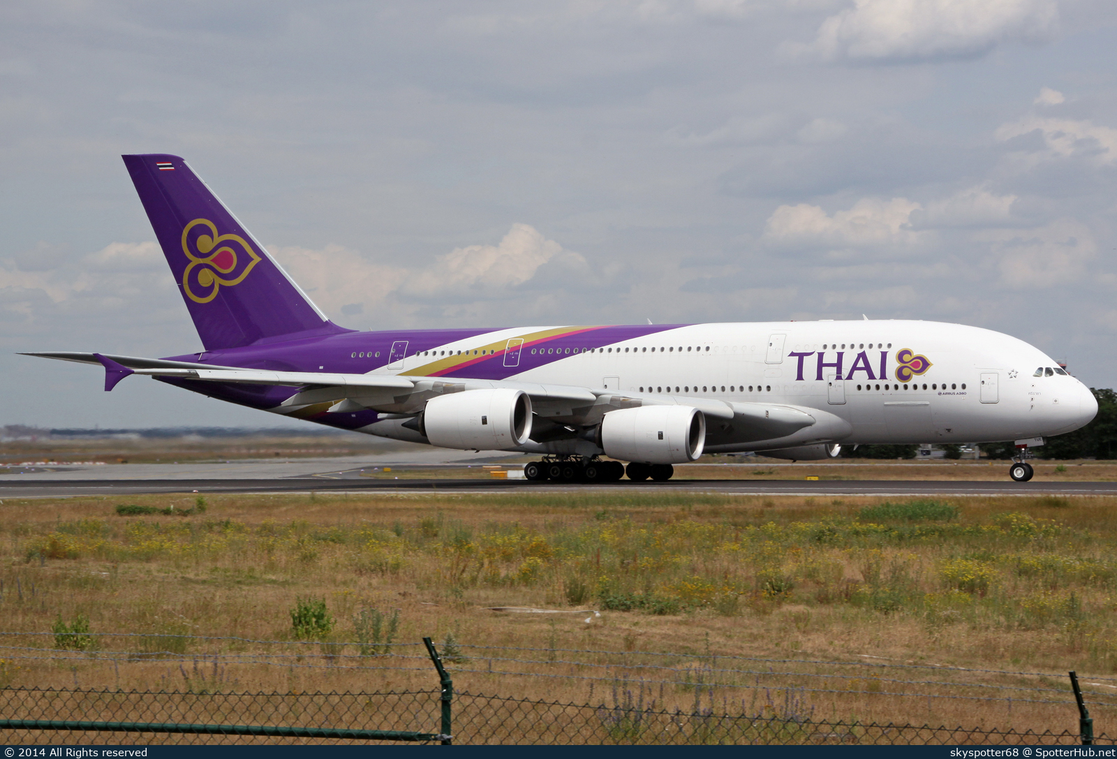 Photo of HS-TUE - Airbus A380-841 operated by Thai Airways International