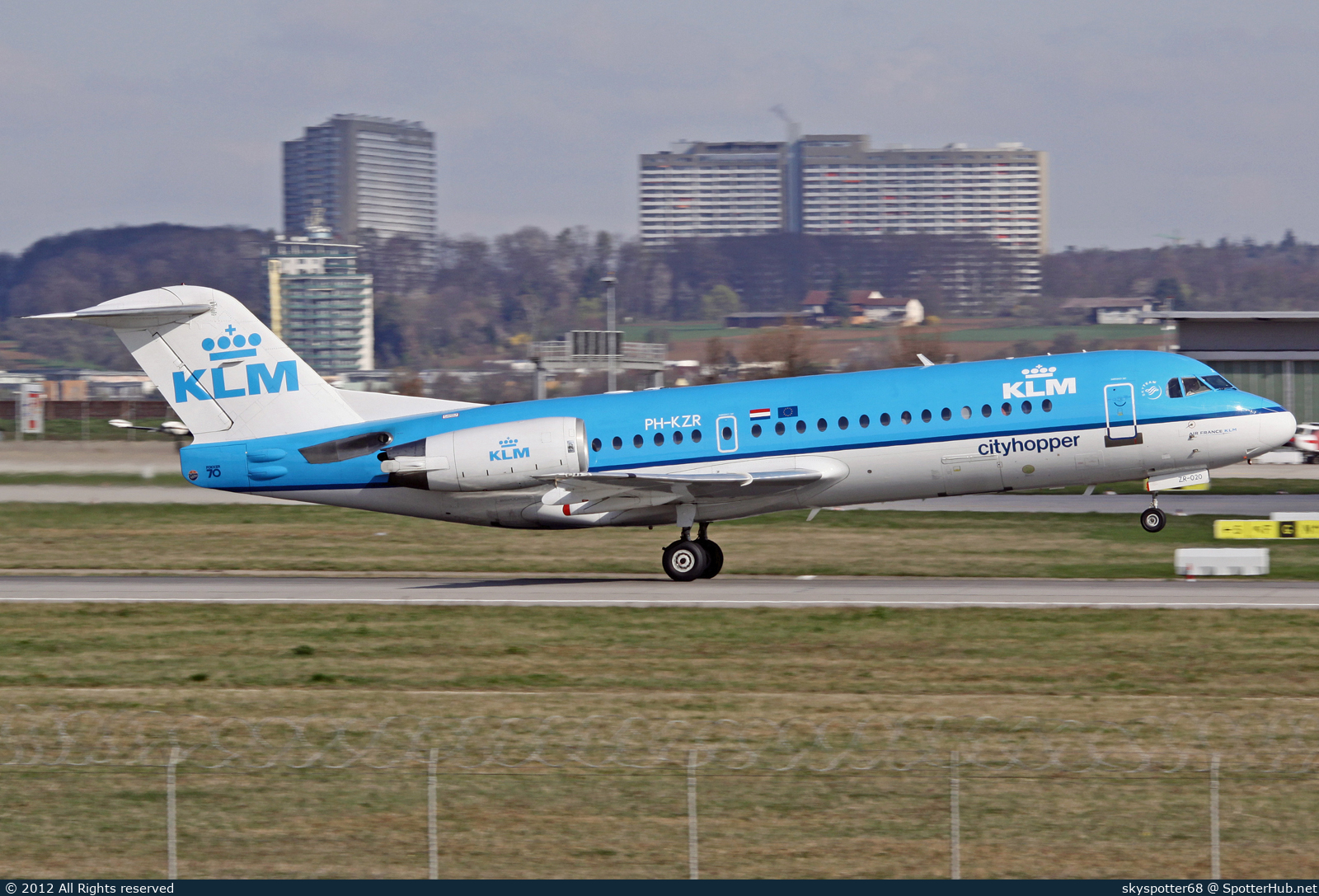 Photo of PH-KZR - Fokker 70 operated by KLM Cityhopper