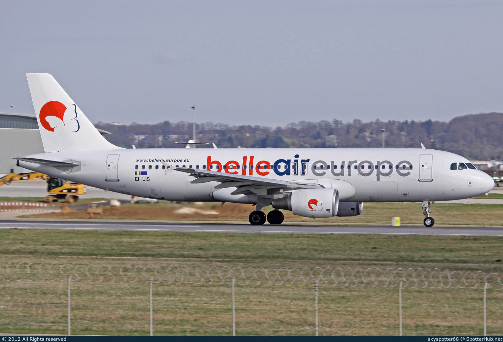 Photo of EI-LIS - Airbus A320-214 operated by Belle Air Europe