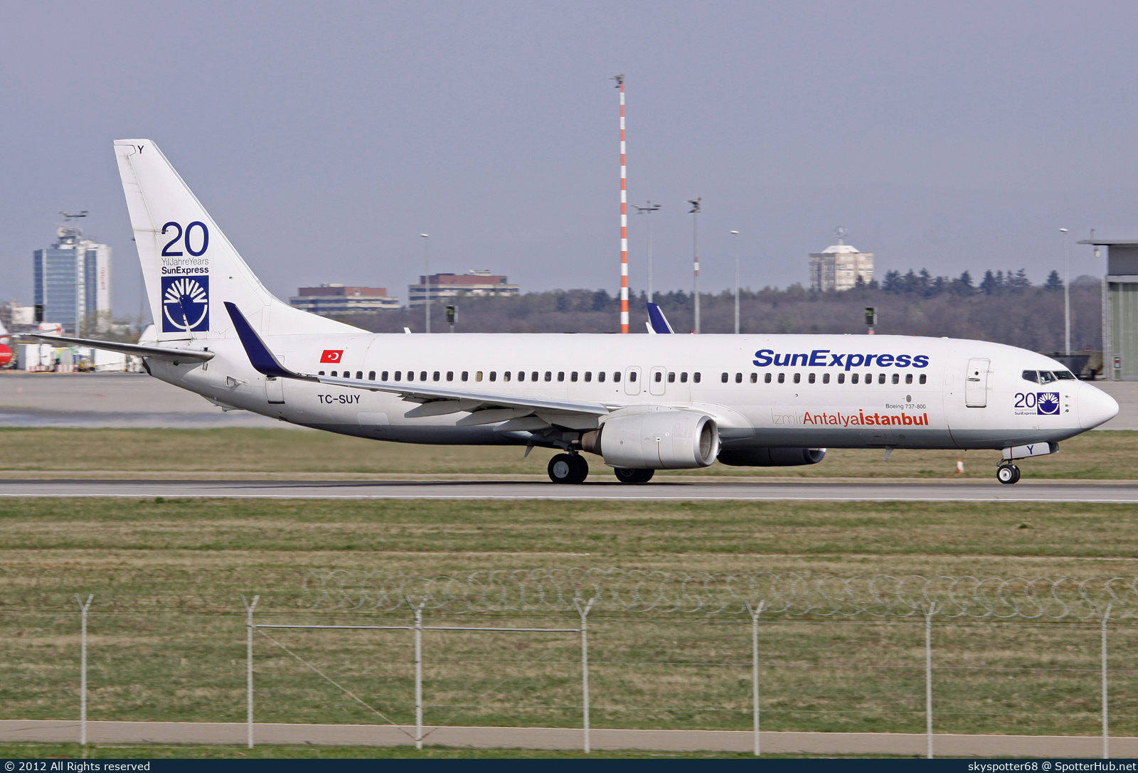 Photo of TC-SUY - Boeing 737-86N operated by SunExpress