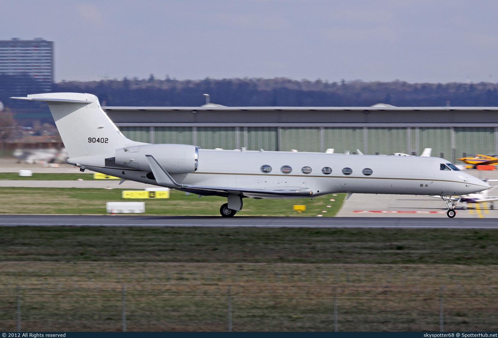 Photo of 99-0402 - Gulfstream C-37A operated by US Air Force