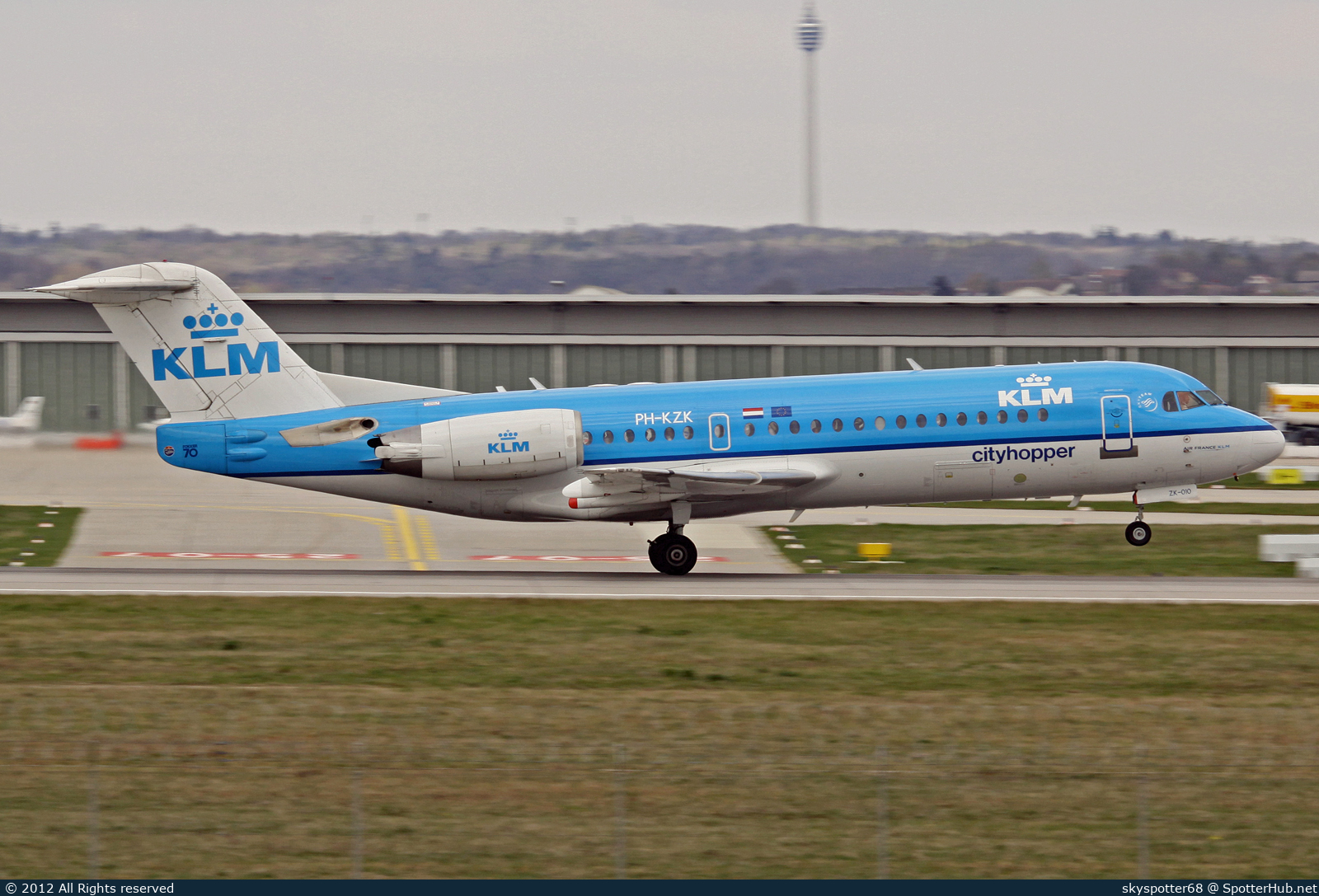 Photo of PH-KZK - Fokker 70 operated by KLM Cityhopper