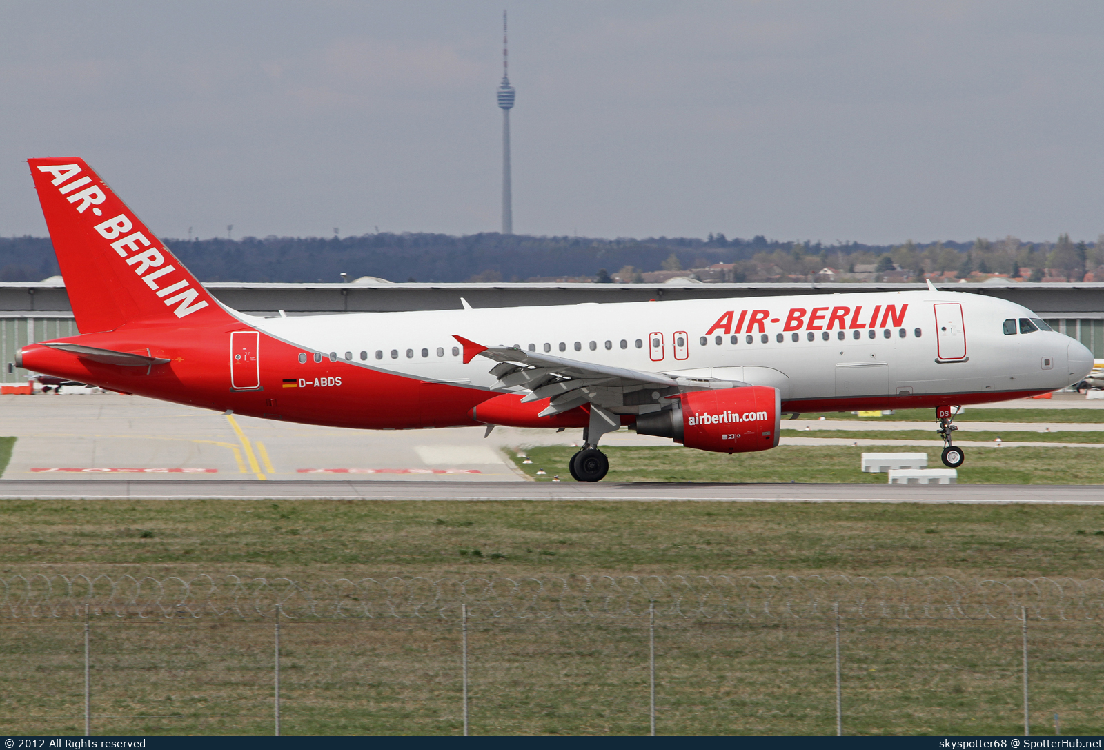 Photo of D-ABDS - Airbus A320-214 operated by Air Berlin