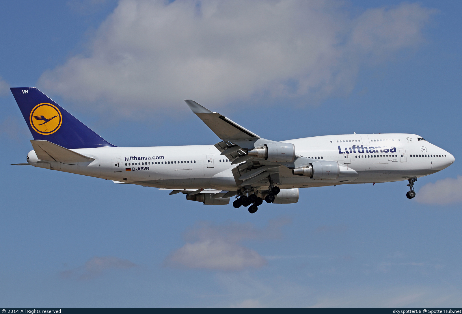Photo of D-ABVN - Boeing 747-430 operated by Lufthansa