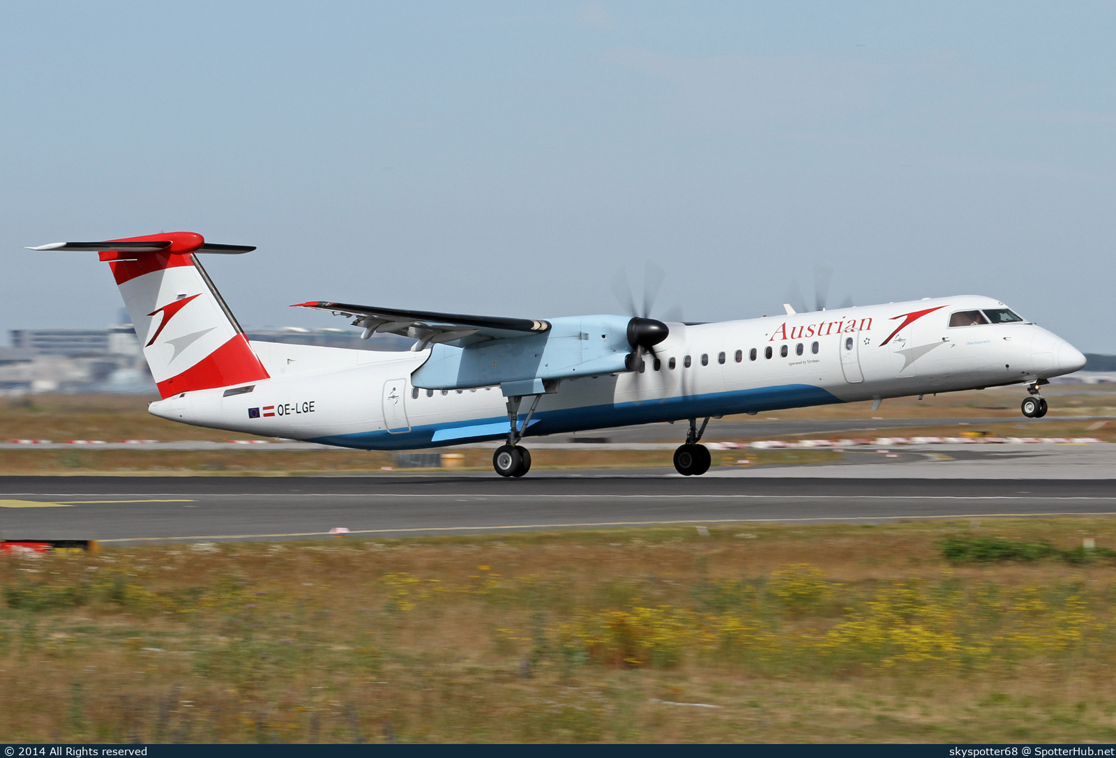 Photo of OE-LGE - Bombardier DHC-8-402 Dash 8 Q400 operated by Austrian Airlines