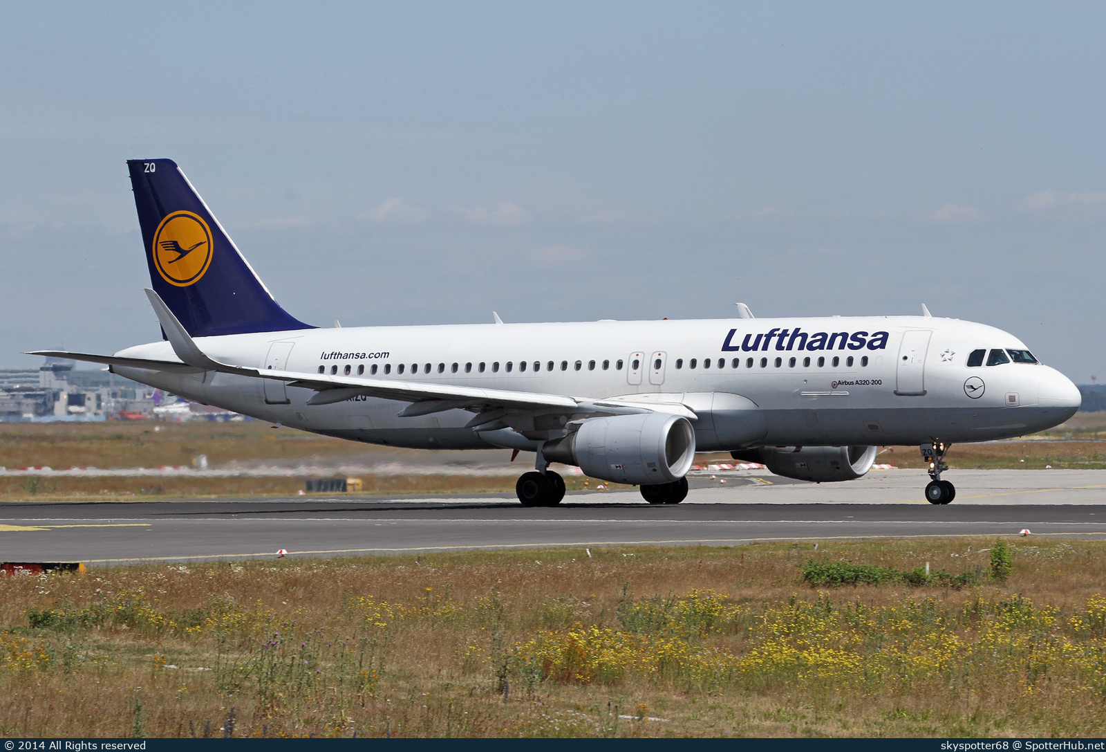 Photo of D-AIZQ - Airbus A320-214 operated by Lufthansa