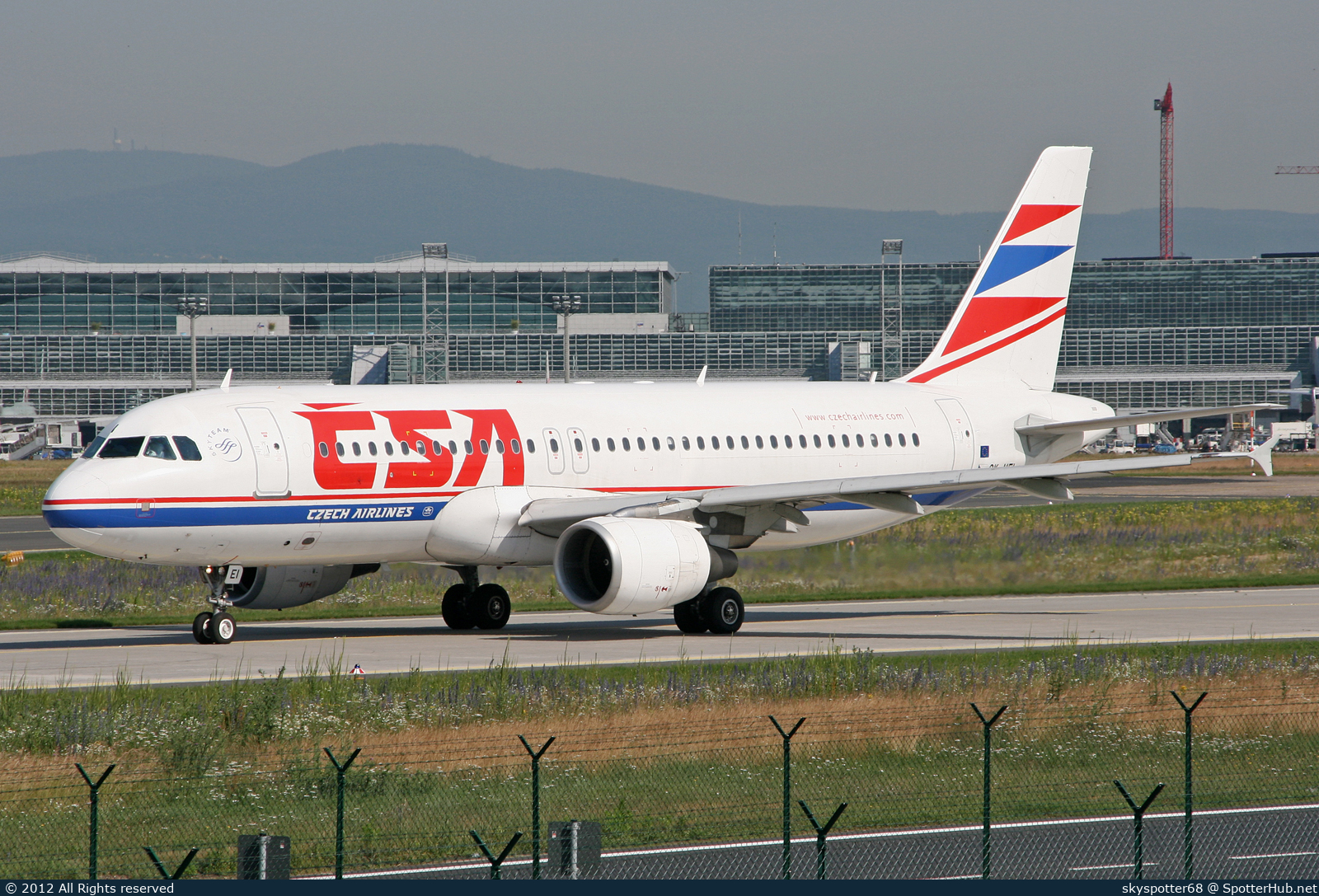 Photo of OK-MEI - Airbus A320-214 operated by CSA Czech Airlines