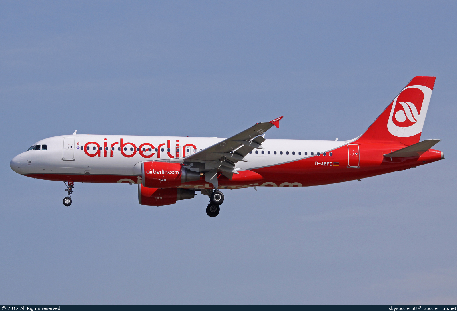 Photo of D-ABFC - Airbus A320-214 operated by Air Berlin