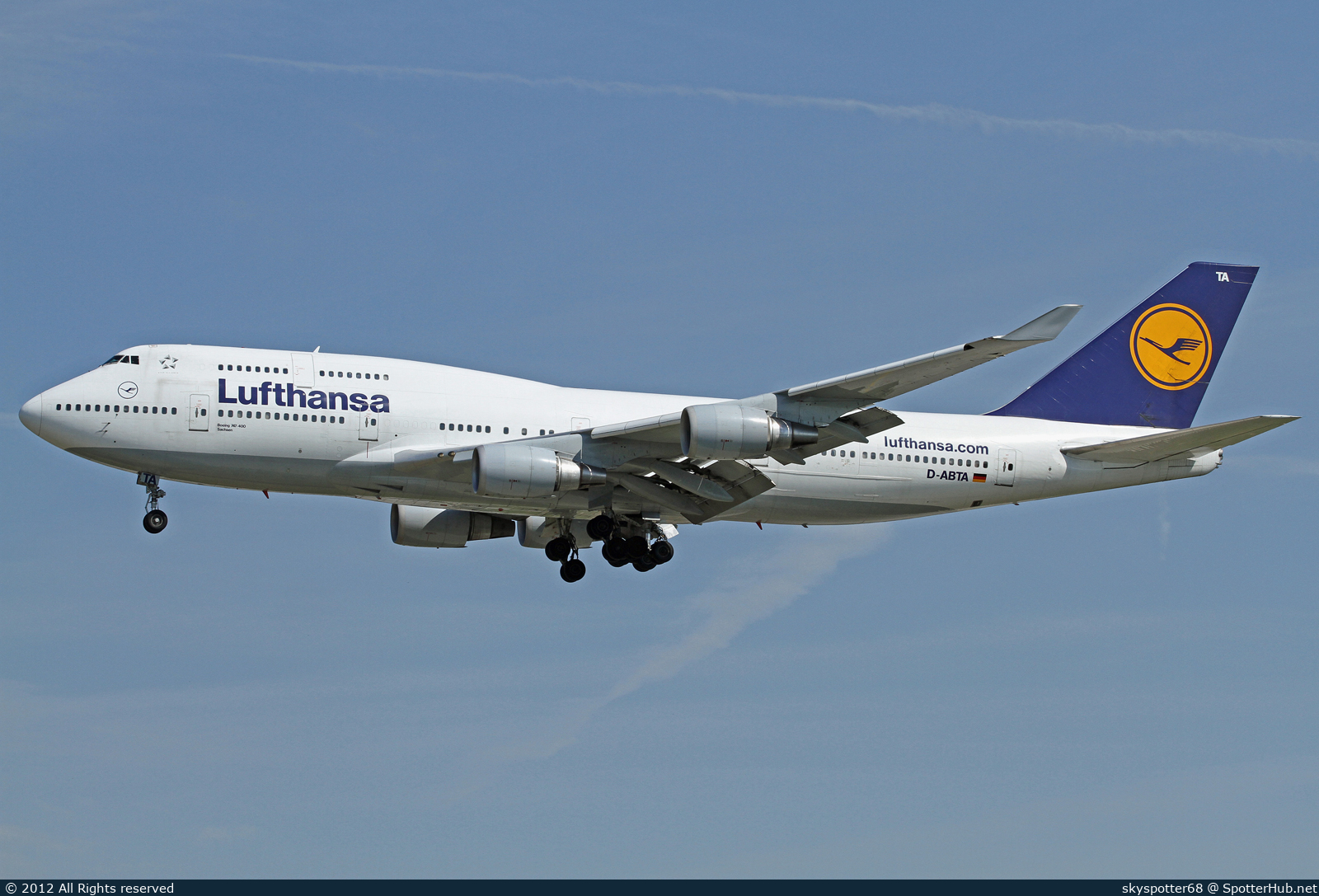 Photo of D-ABTA - Boeing 747-430(M) operated by Lufthansa