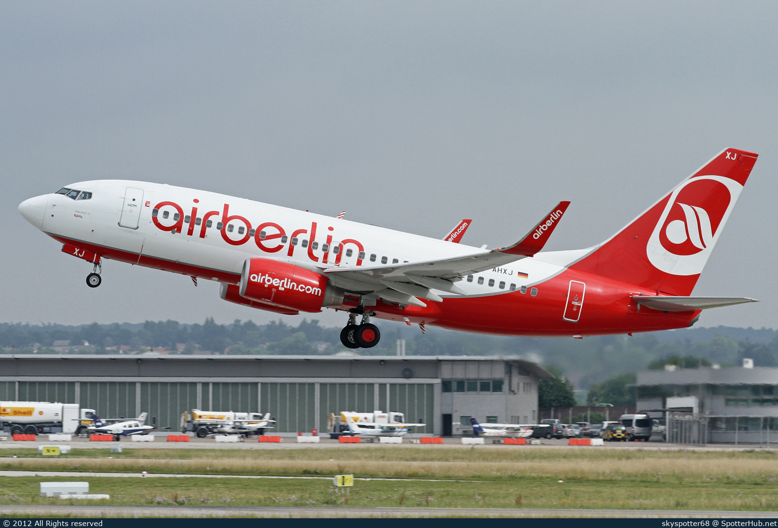 Photo of D-AHXJ - Boeing 737-7K5 operated by Air Berlin (opb TUIfly)