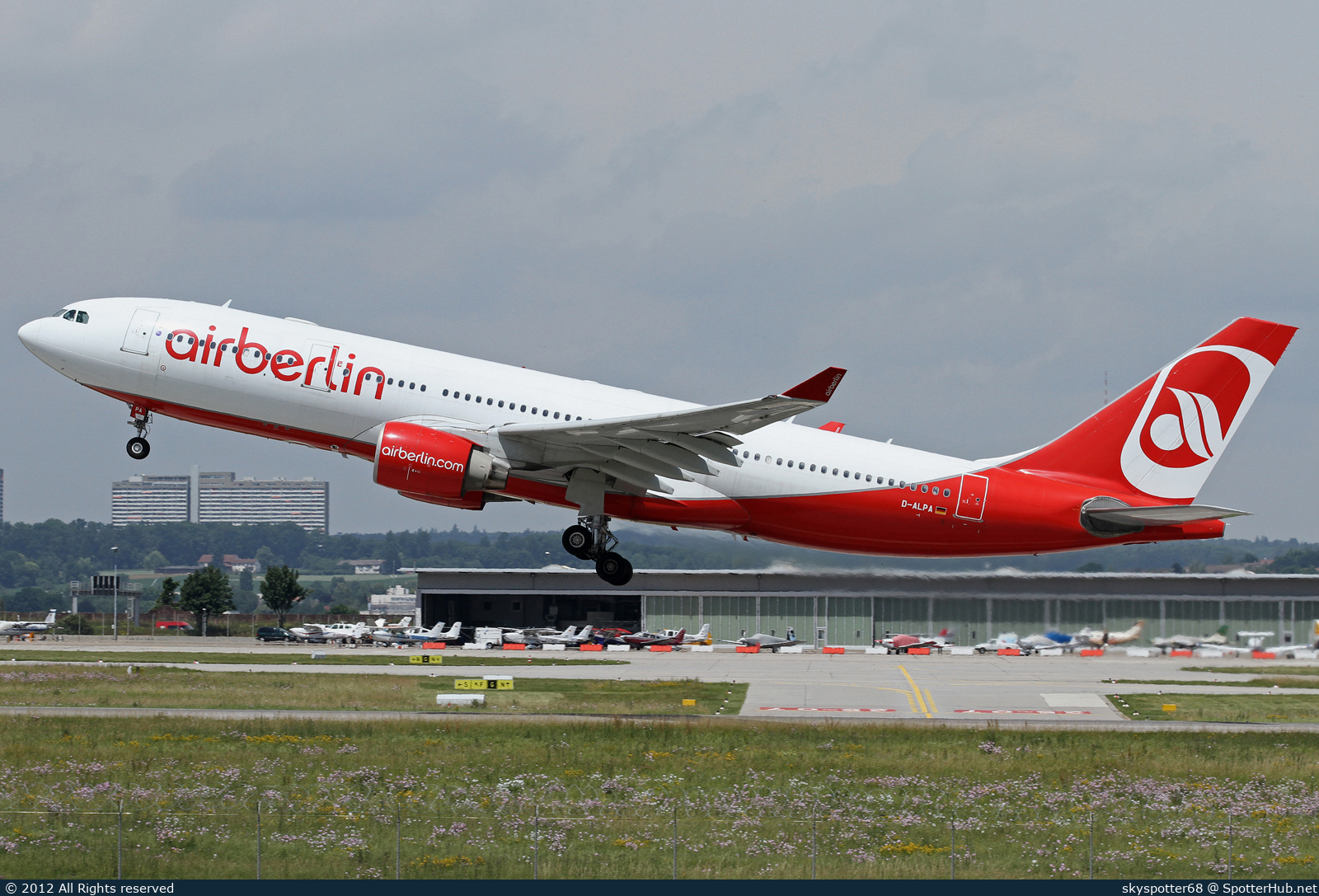 Photo of D-ALPA - Airbus A330-223 operated by Air Berlin